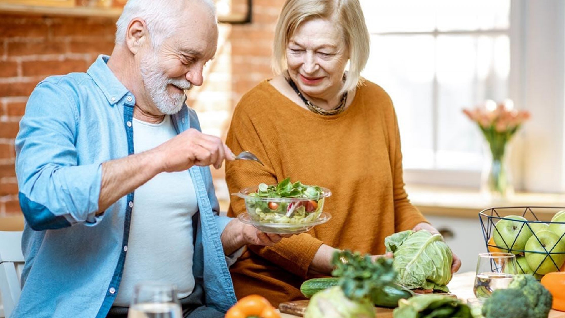 La dieta ideal para un envejecimiento saludable, según Harvard: 86% más de probabilidades de llegar a los 70 sin enfermedades crónicas