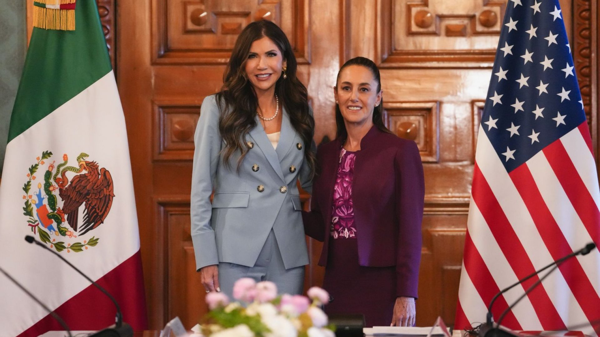 Sheinbaum y Kristi Noem sostienen reunión clave en Palacio Nacional sobre seguridad y migración