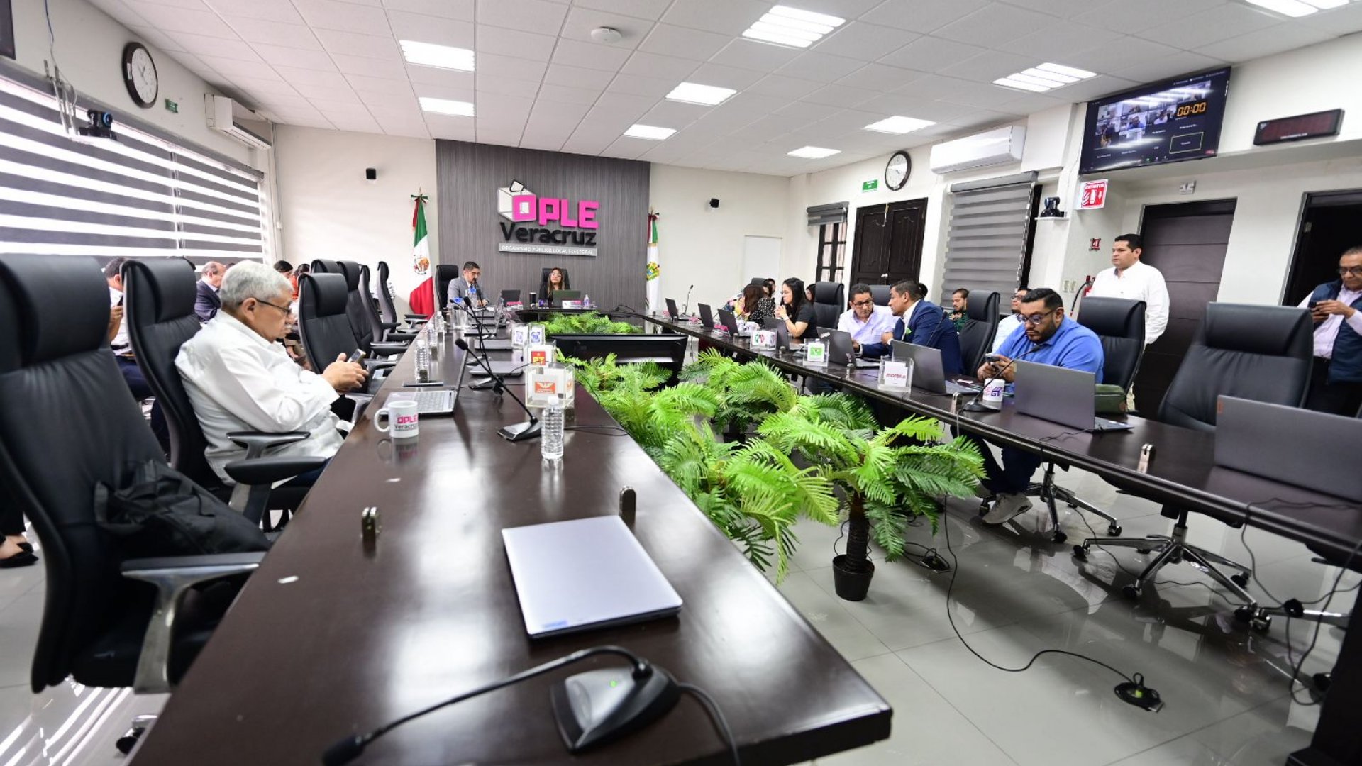 OPLE Veracruz establece topes de gasto para campañas electorales 2024-2025