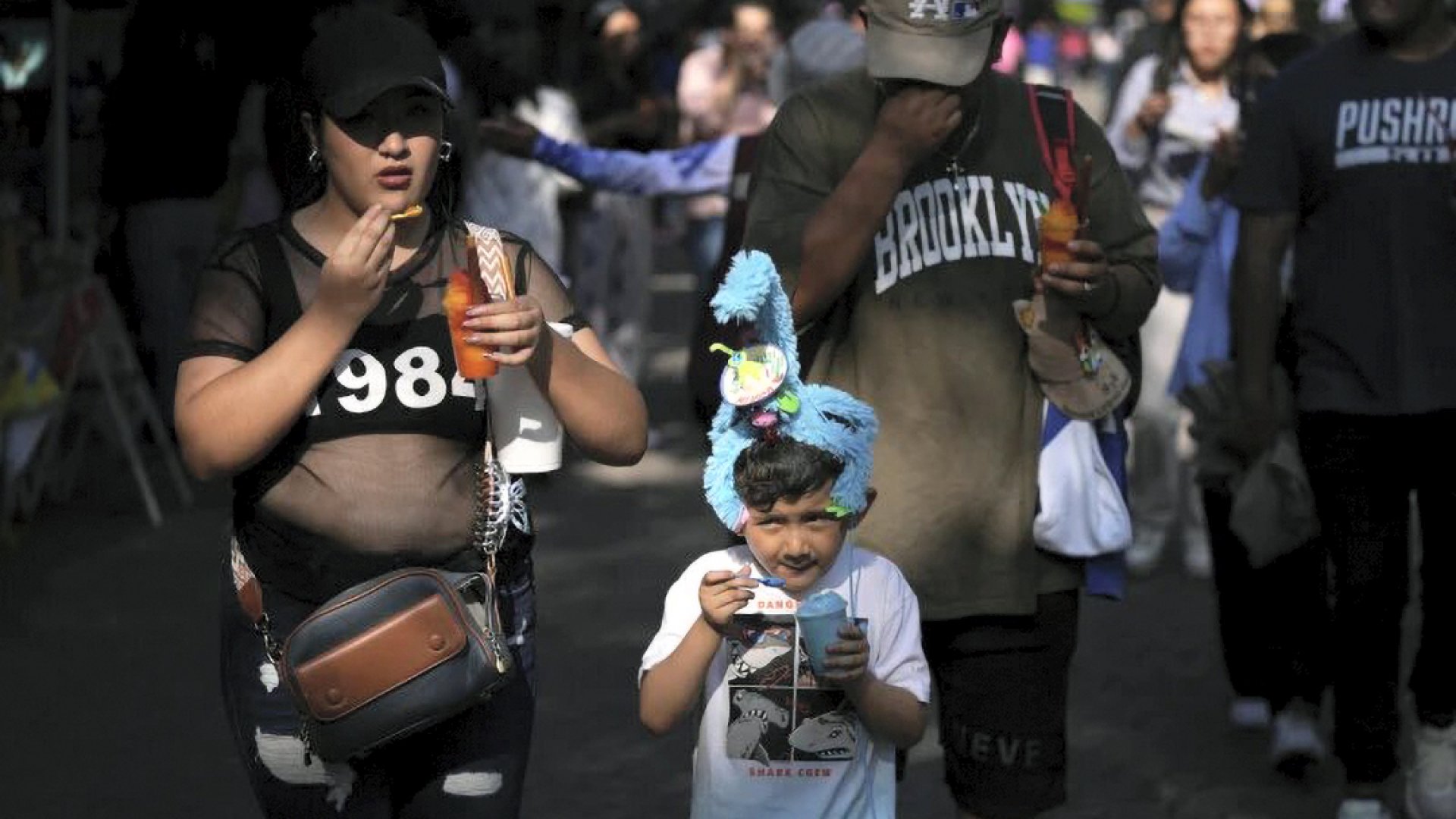 México prohíbe la venta de comida chatarra en escuelas para combatir obesidad infantil