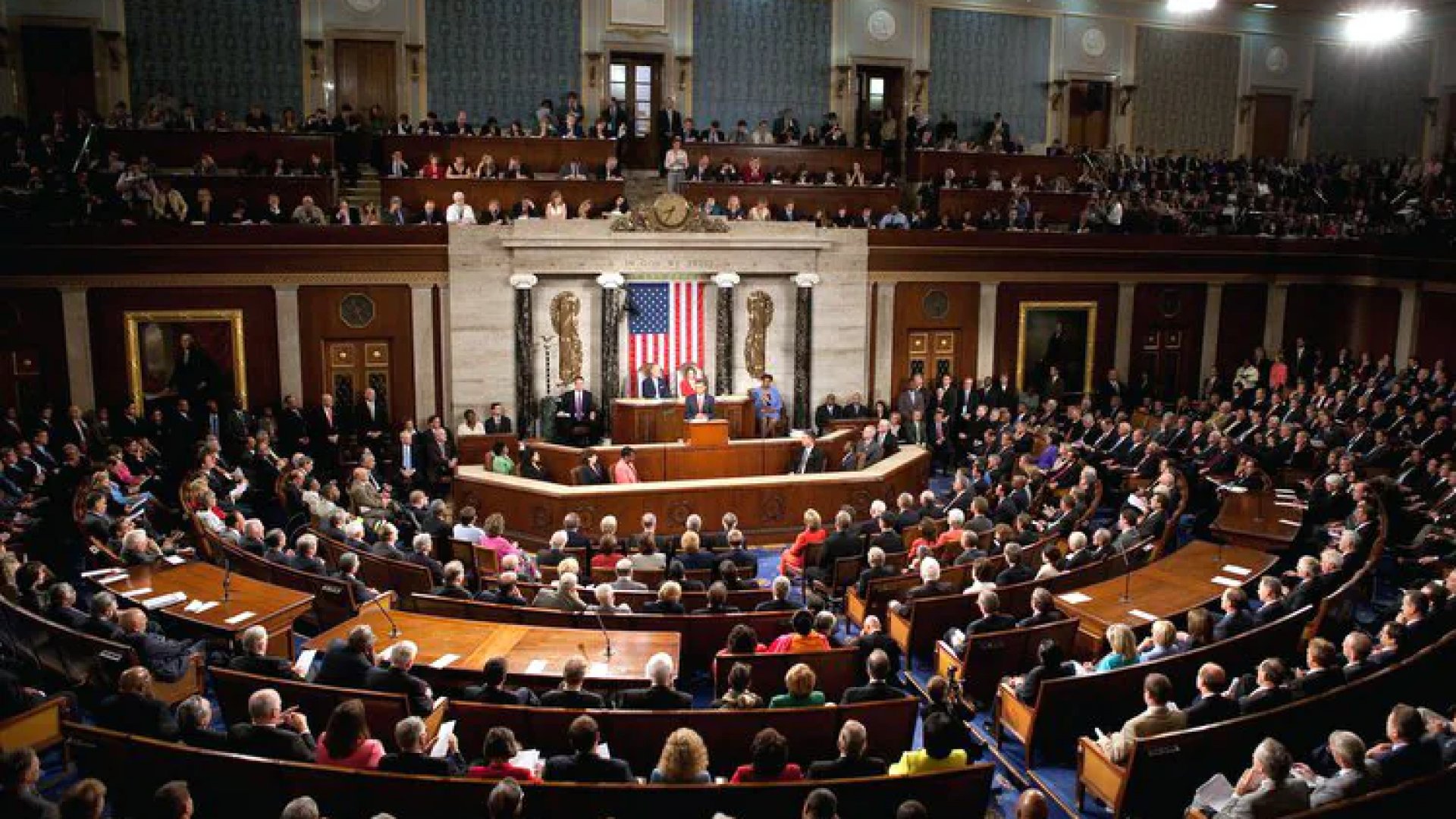 Republicanos del Senado de EU evalúan unirse a demócratas para frenar aranceles de Trump
