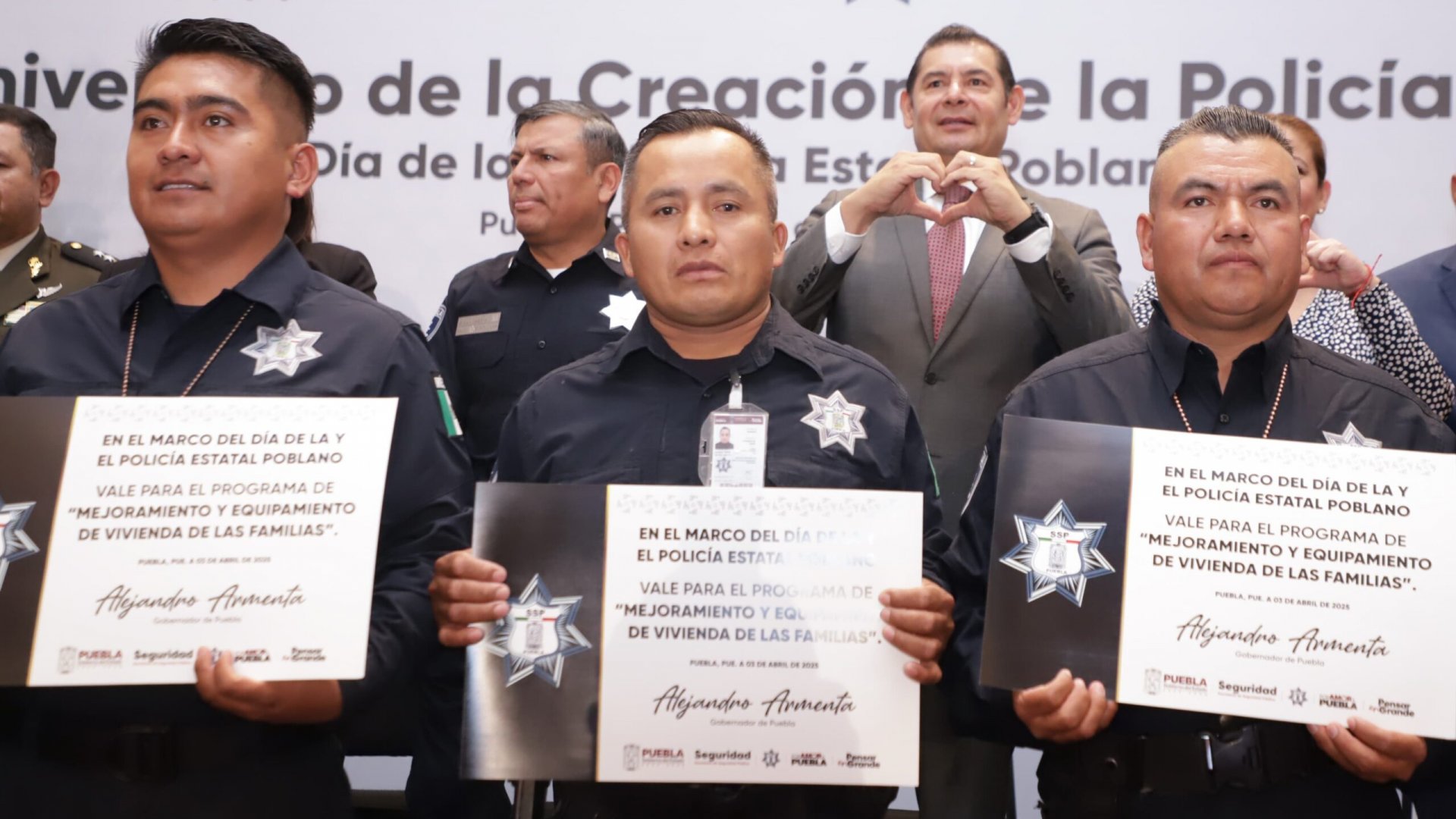 Puebla implementa programas de vivienda, capacitación y seguros para policías estatales