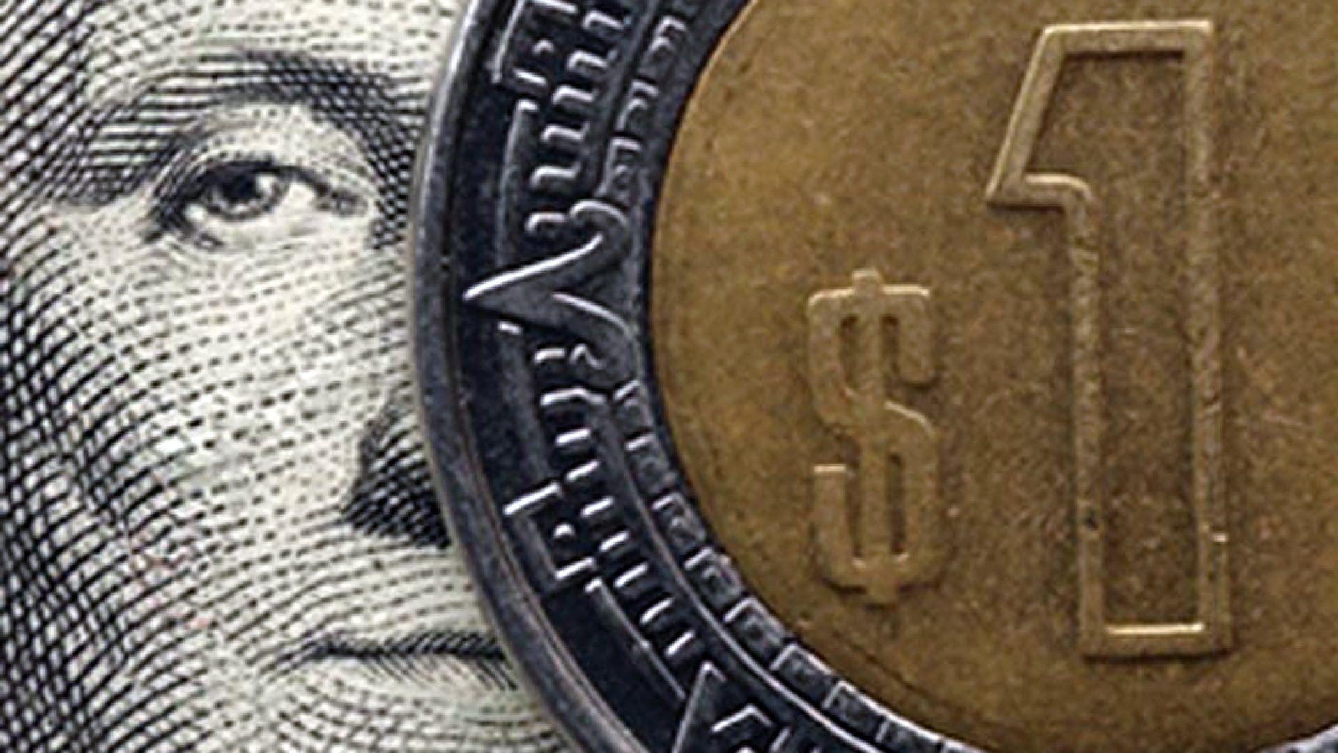 El peso sufre su peor caída en meses: se desploma 50¢ frente al dólar en un «viernes negro»