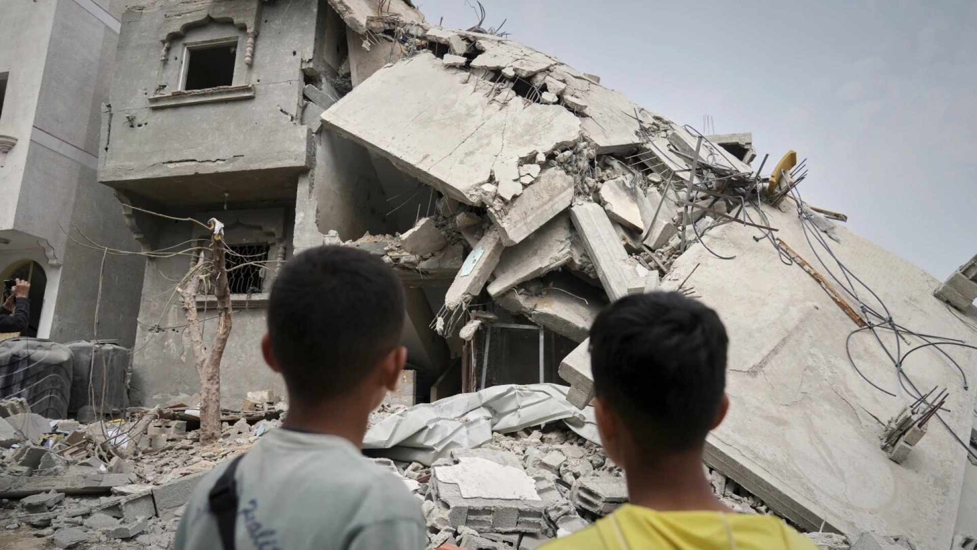 Bombardeos israelíes dejan 44 muertos en Gaza, entre ellos 9 niños en panadería