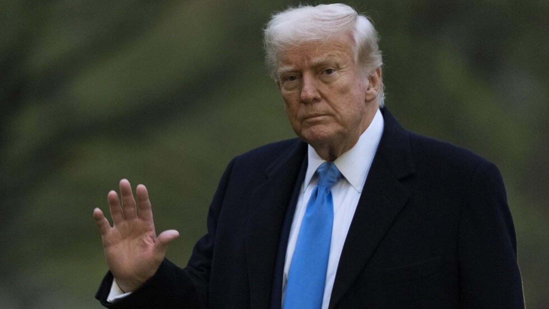 Trump amenaza a China con imponer aranceles adicionales del 50% si no retira sus represalias