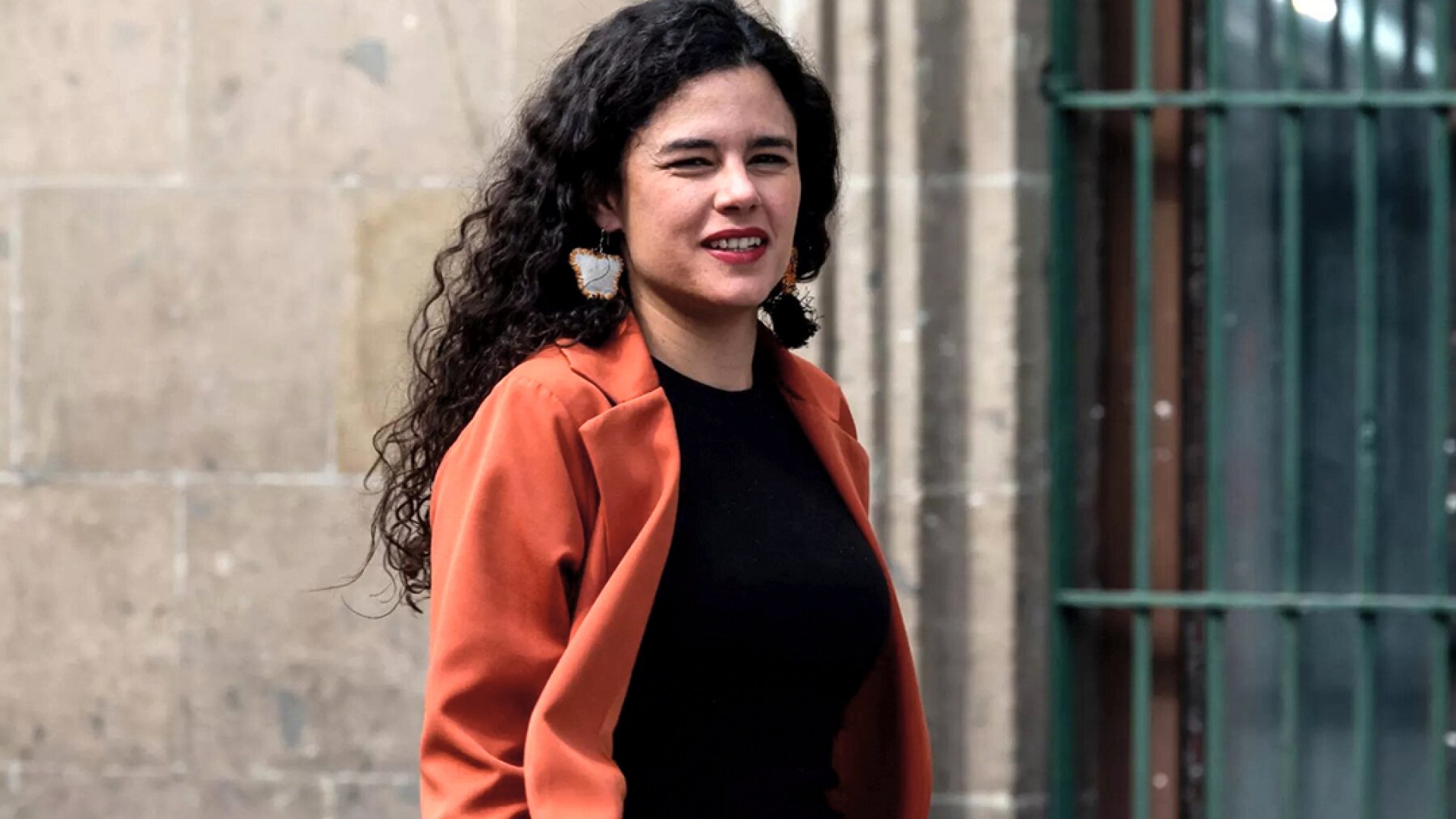 Morena rechaza prohibición de narcocorridos y llama a “revolución de conciencias”