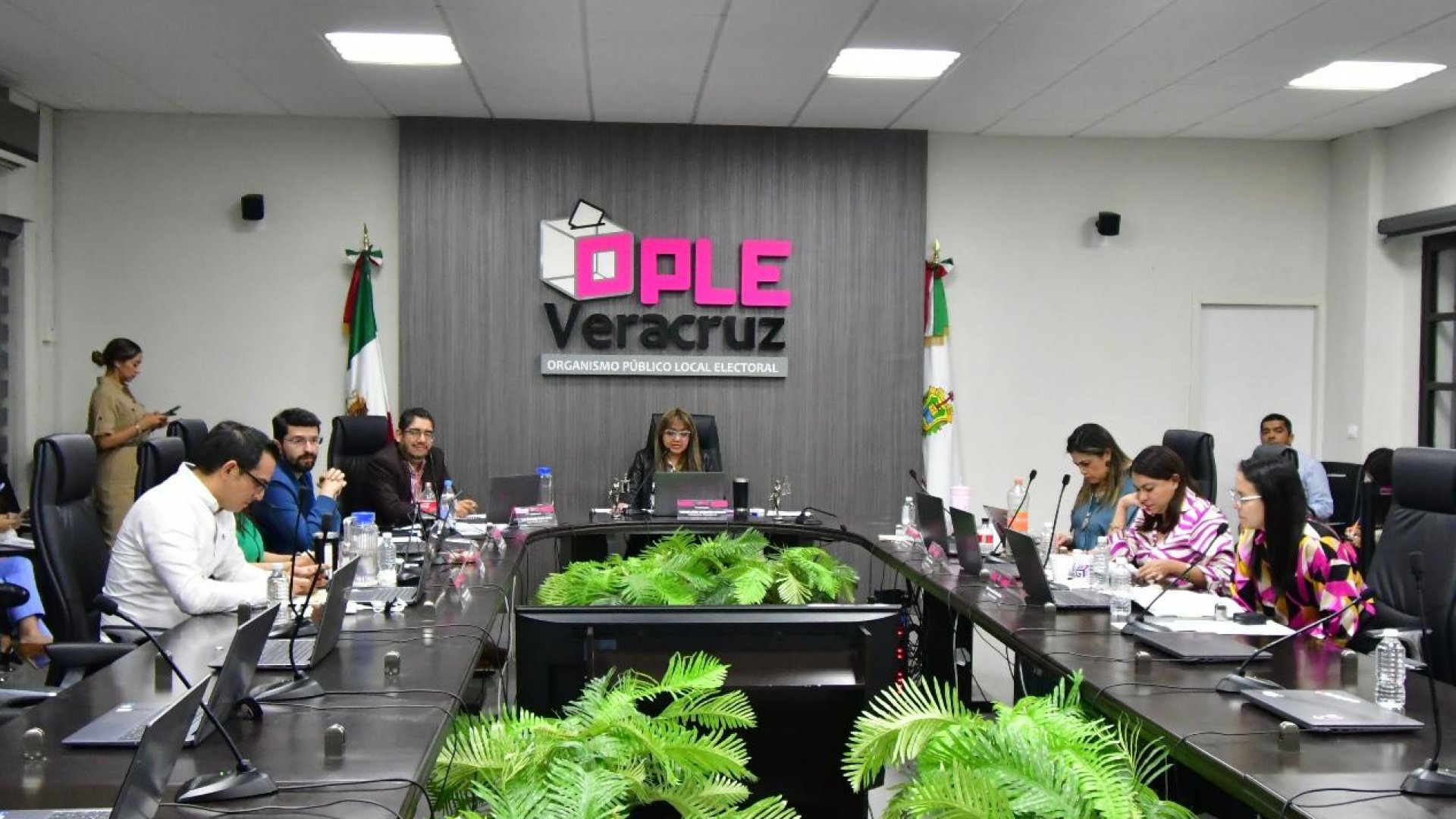 OPLE Veracruz aprueba Manual y Guía para garantizar transparencia en cómputos del Proceso Electoral Extraordinario 2024-2025