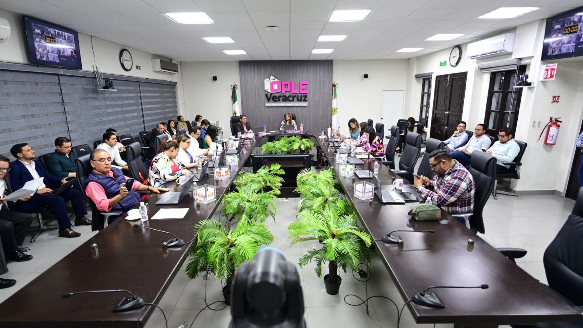 OPLE Veracruz determina fecha límite para que partidos políticos hagan sustituciones y sean consideradas en las boletas electorales del PELO 2024-2025