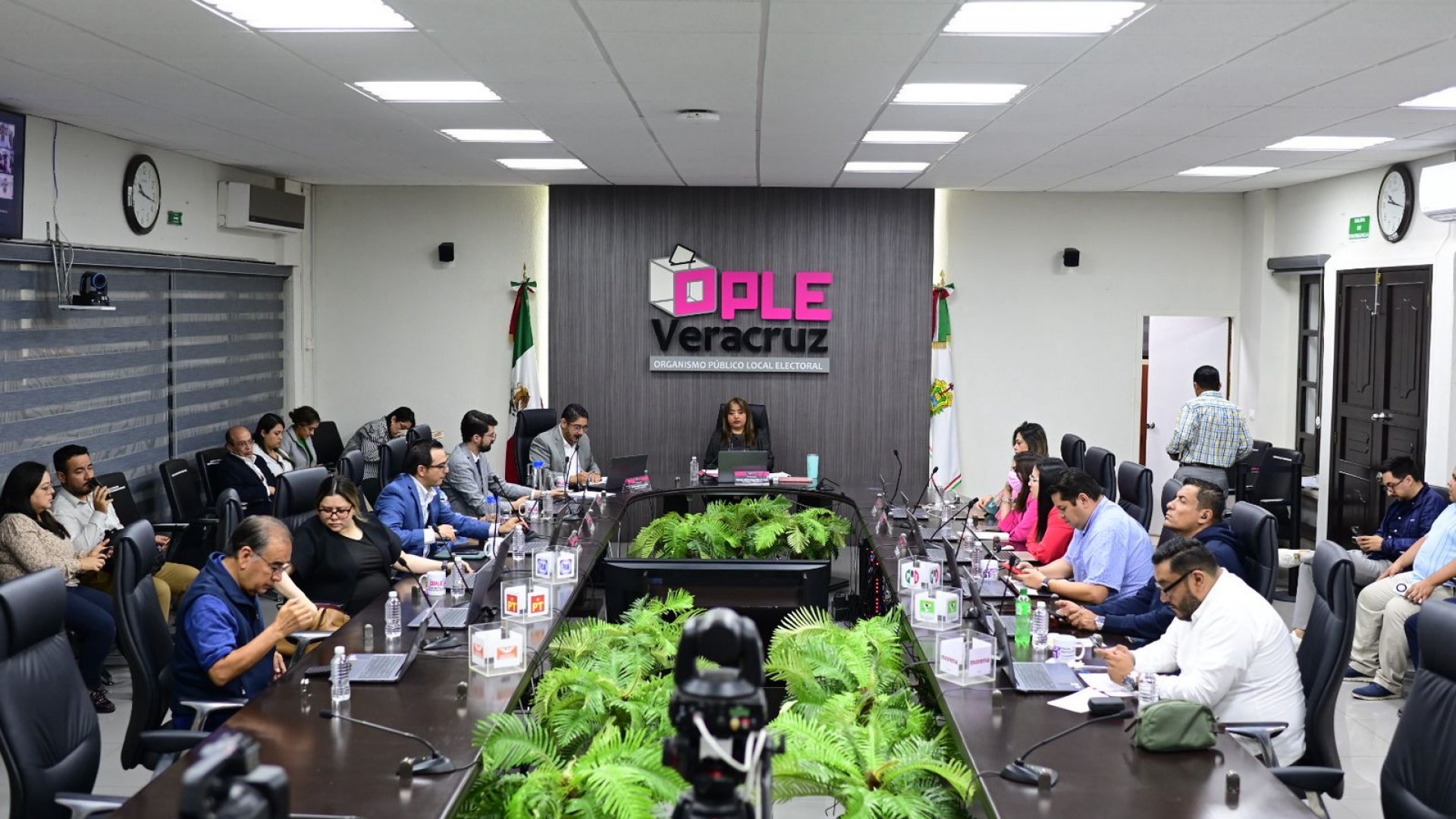 OPLE Veracruz aprueba candidaturas a ediles con paridad de género y acciones afirmativas