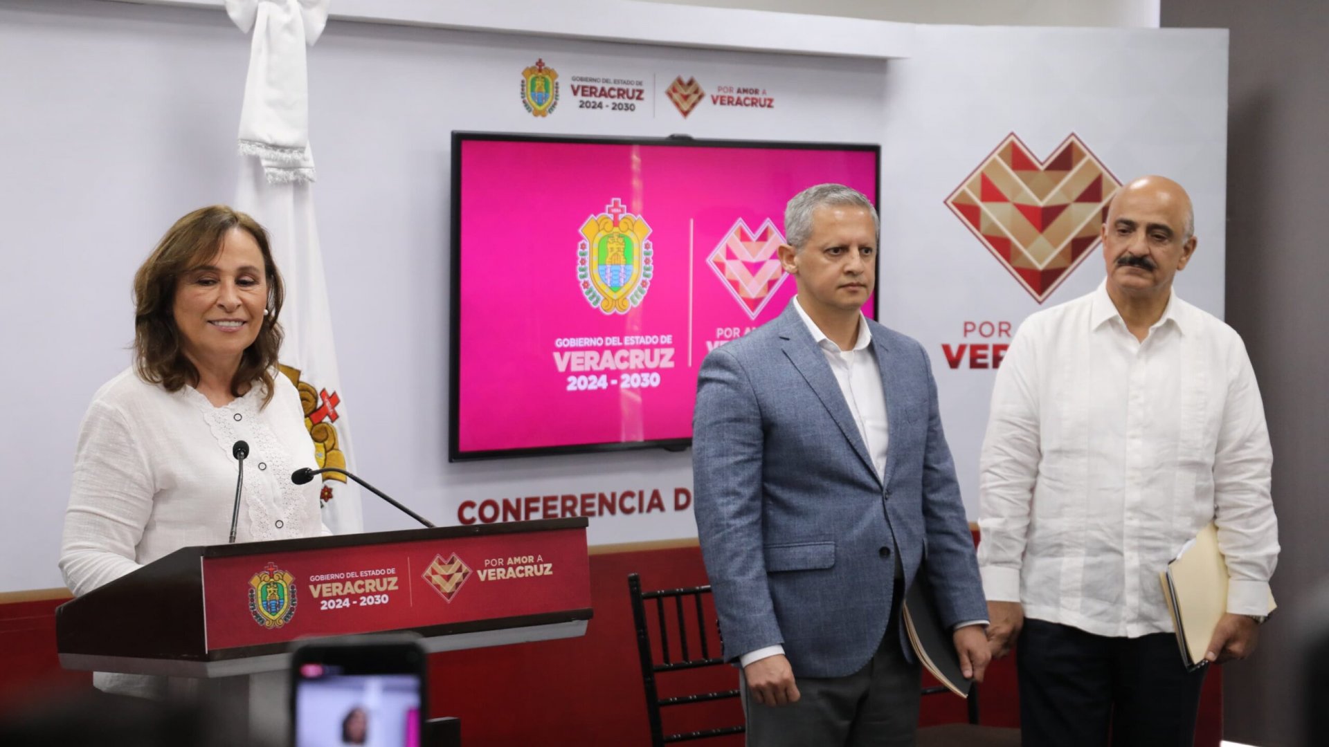Veracruz tiene un gobierno que combate la violencia y atiende sus causas: Rocío Nahle