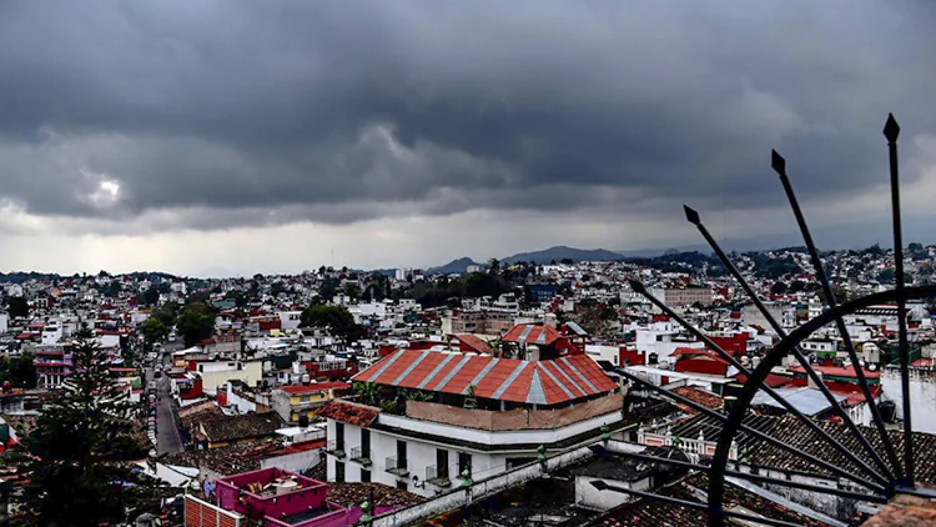 Clima en México | Frente frío 42 traerá fuertes lluvias y vientos intensos a 10 estados del país
