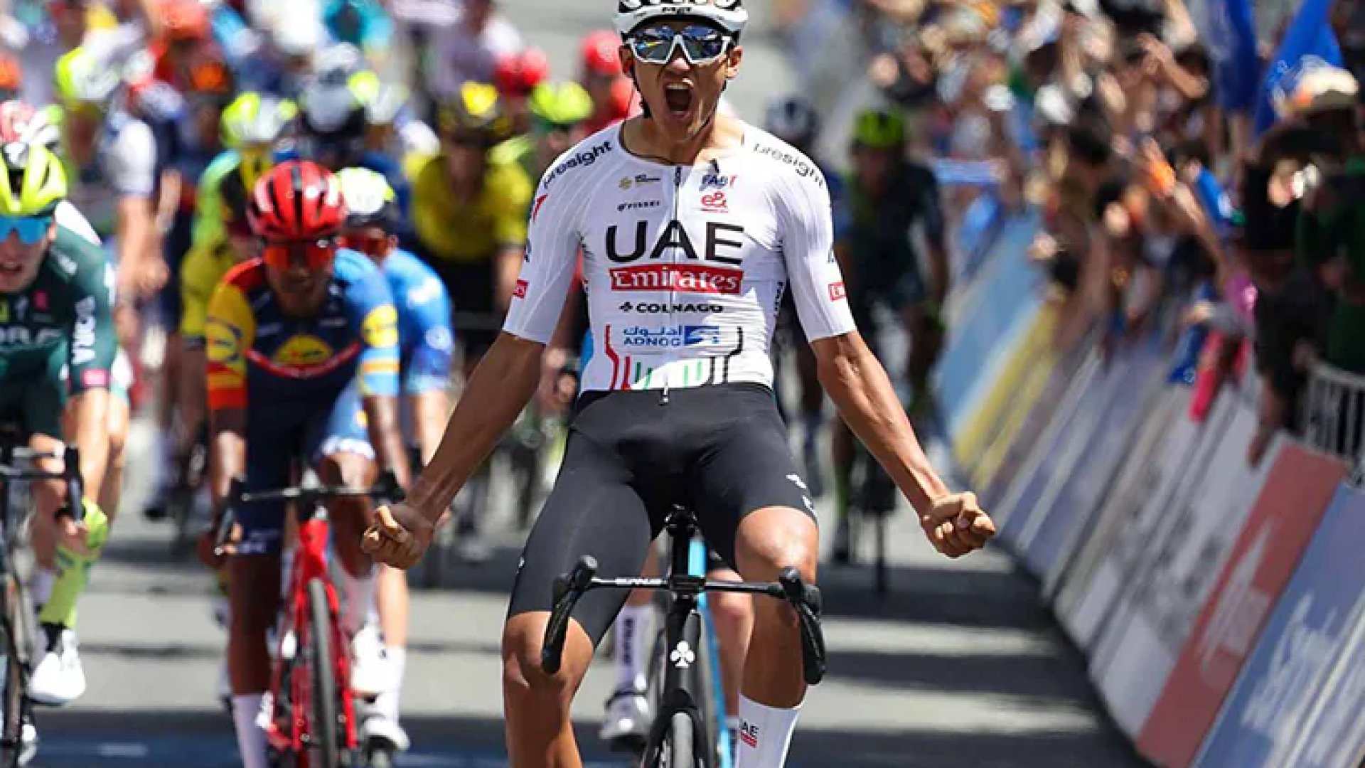 ¡Histórico! Isaac del Toro sube al podio en la etapa 7 del Giro de Italia 2025