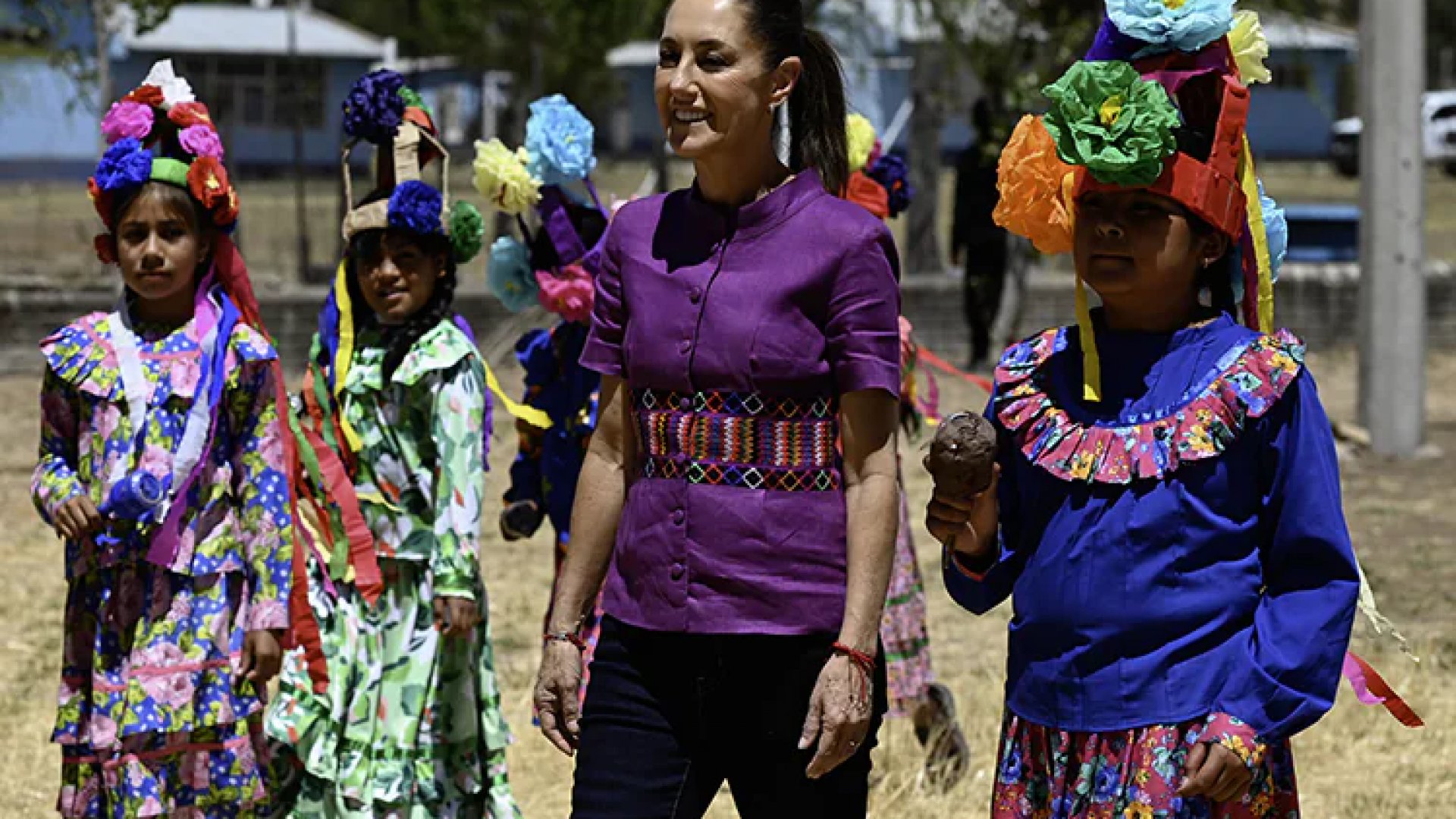 Sheinbaum destina 354 millones a la sierra tarahumara y restituye tierras indígenas