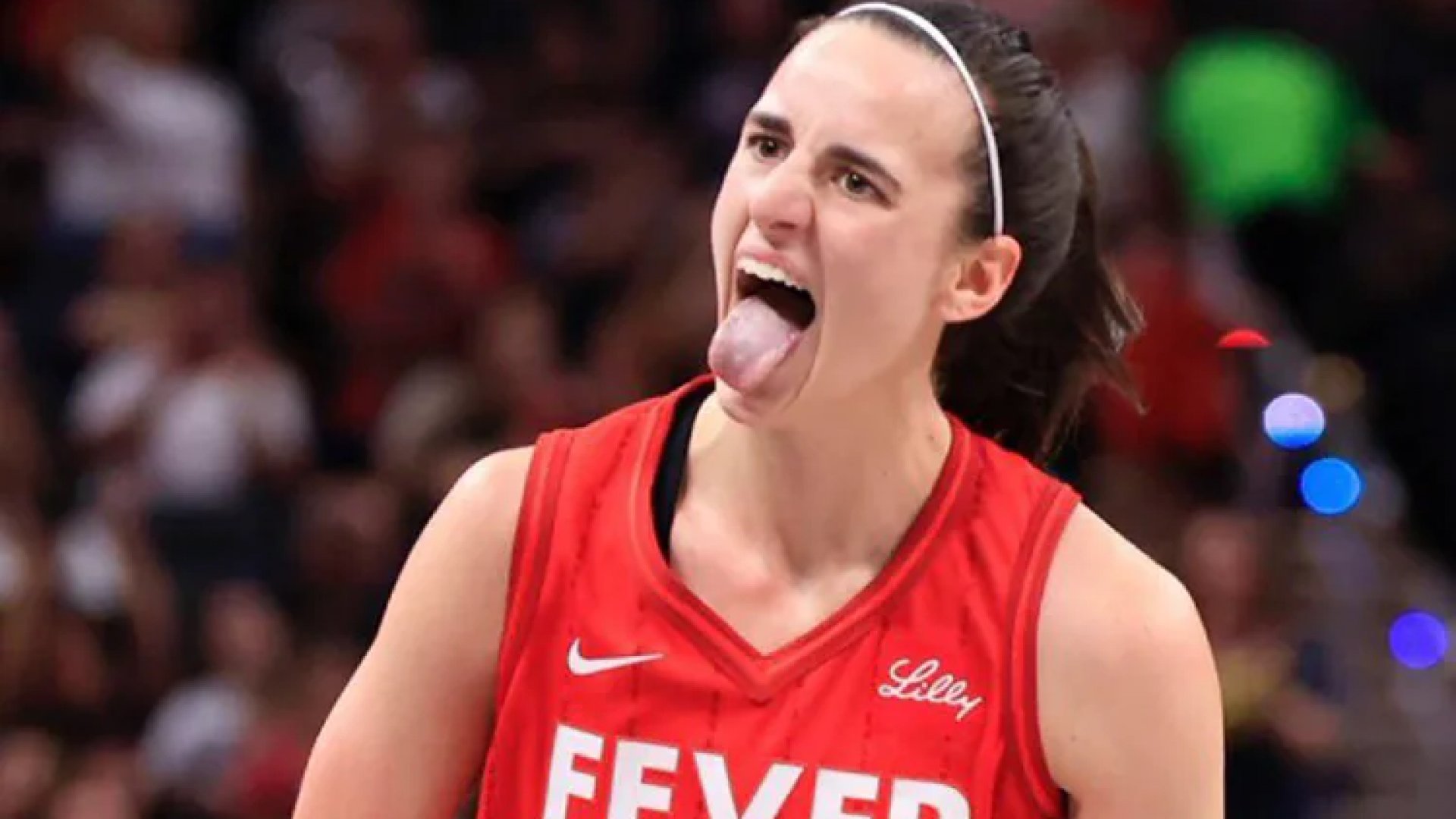 Caitlin Clark minimiza derribo contra Angel Reese en victoria histórica de la WNBA