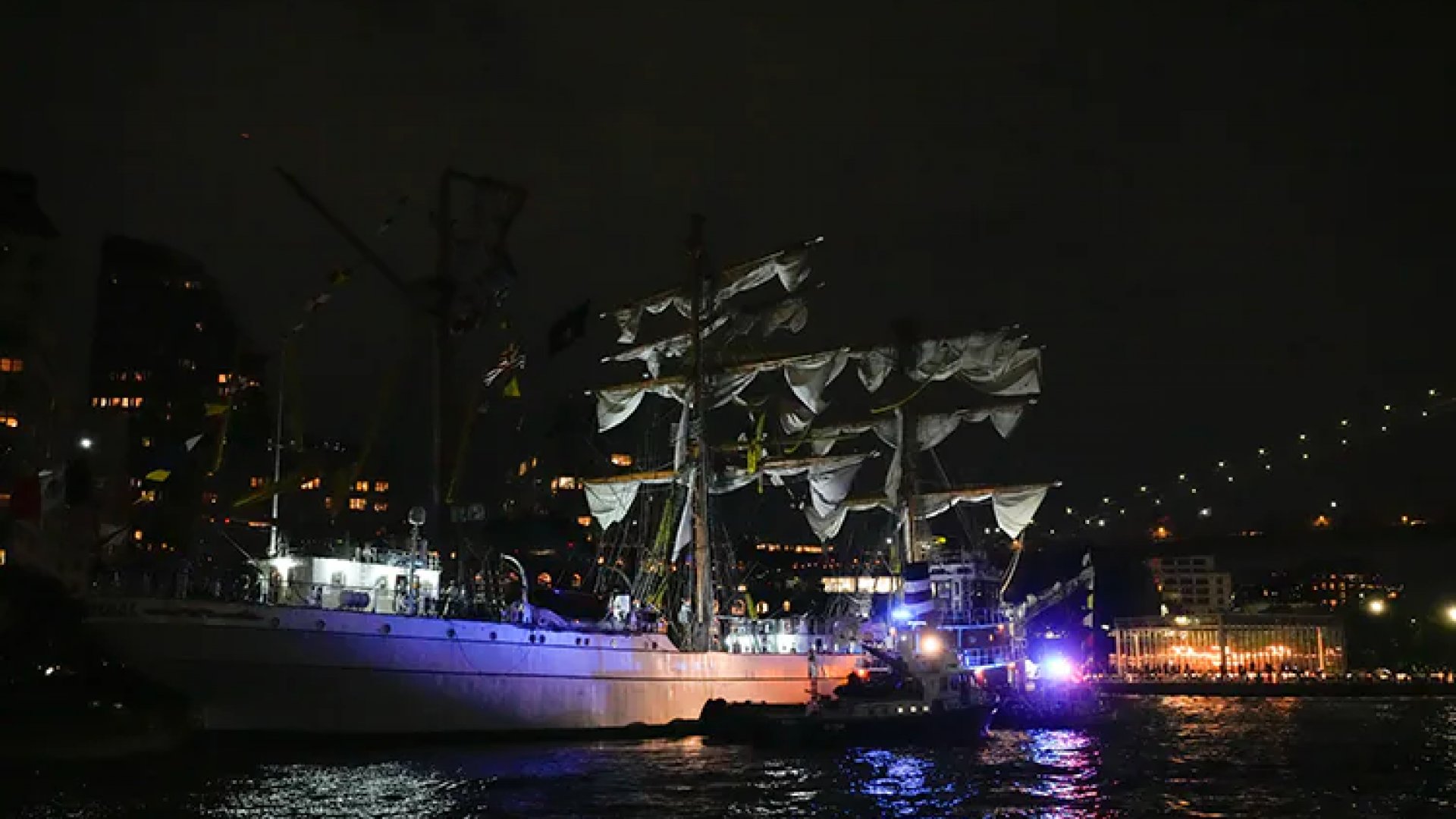 Claudia Sheinbaum lamenta muerte de cadetes tras choque del buque Cuauhtémoc