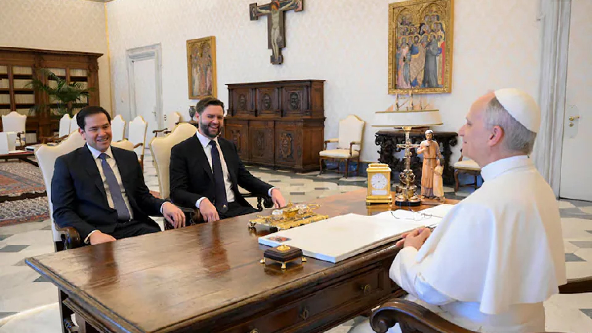 JD Vance y Marco Rubio dialogan con el papa León XIV para “amistarse” con el Vaticano