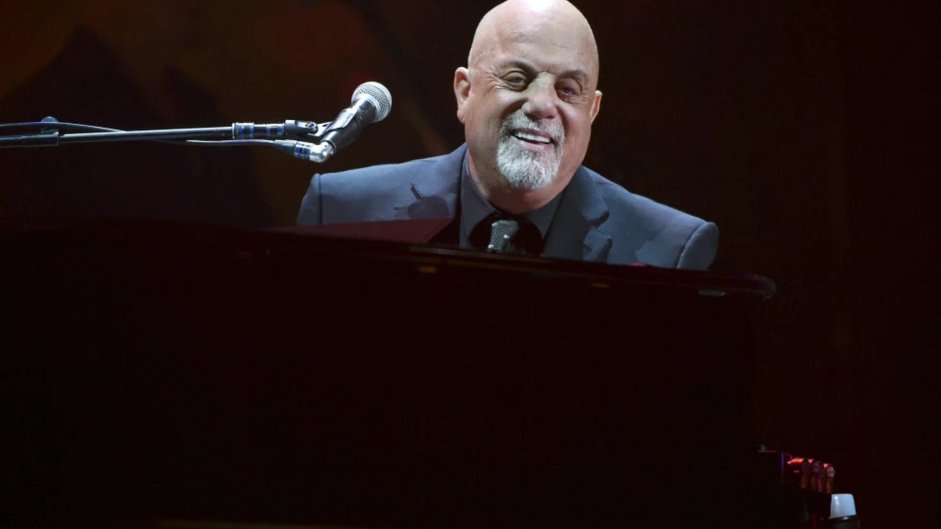 Billy Joel cancela gira por trastorno cerebral