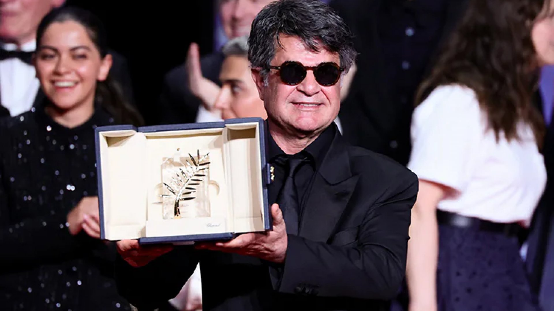 El director iraní Jafar Panahi gana Palma de Oro en Cannes por “It Was Just an Accident”