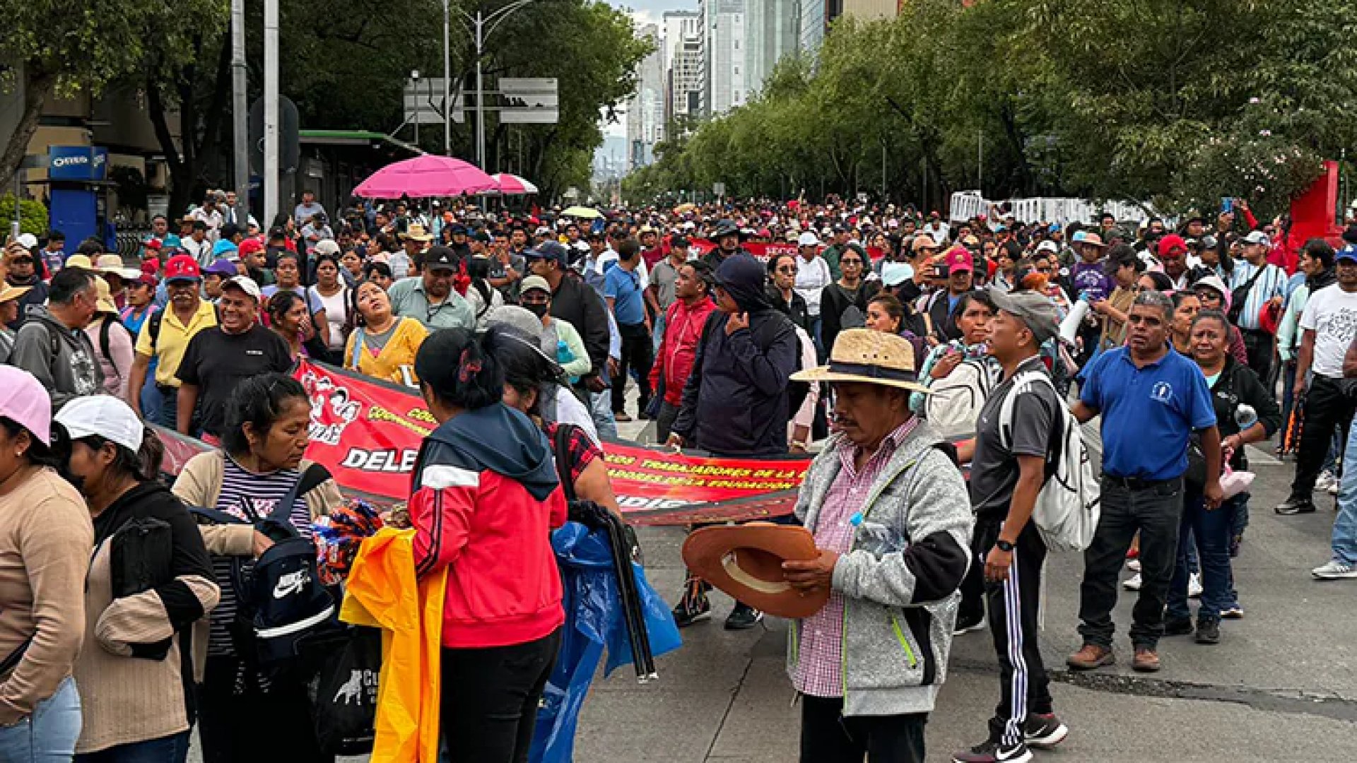 CNTE mantiene bloqueos en CDMX; sigue protesta tras reunión con Segob