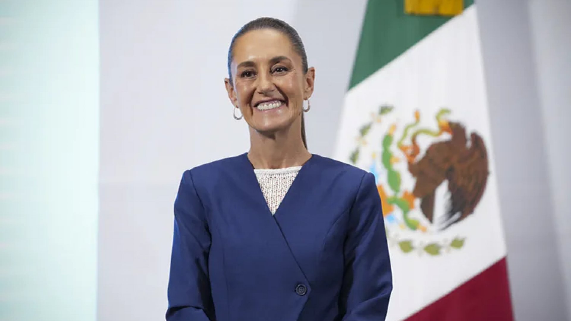 Sheinbaum lanza plan para fomentar inversión y producción de medicinas