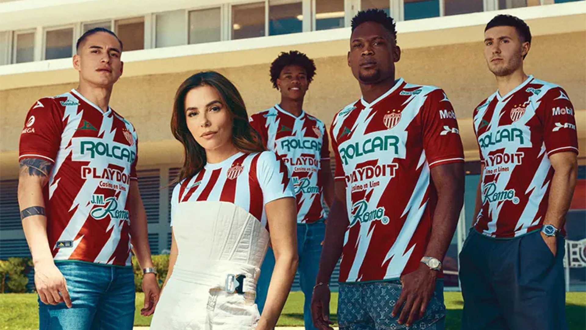 Eva Longoria produce docuserie del Necaxa junto a Ryan Reynolds para FX y Disney+