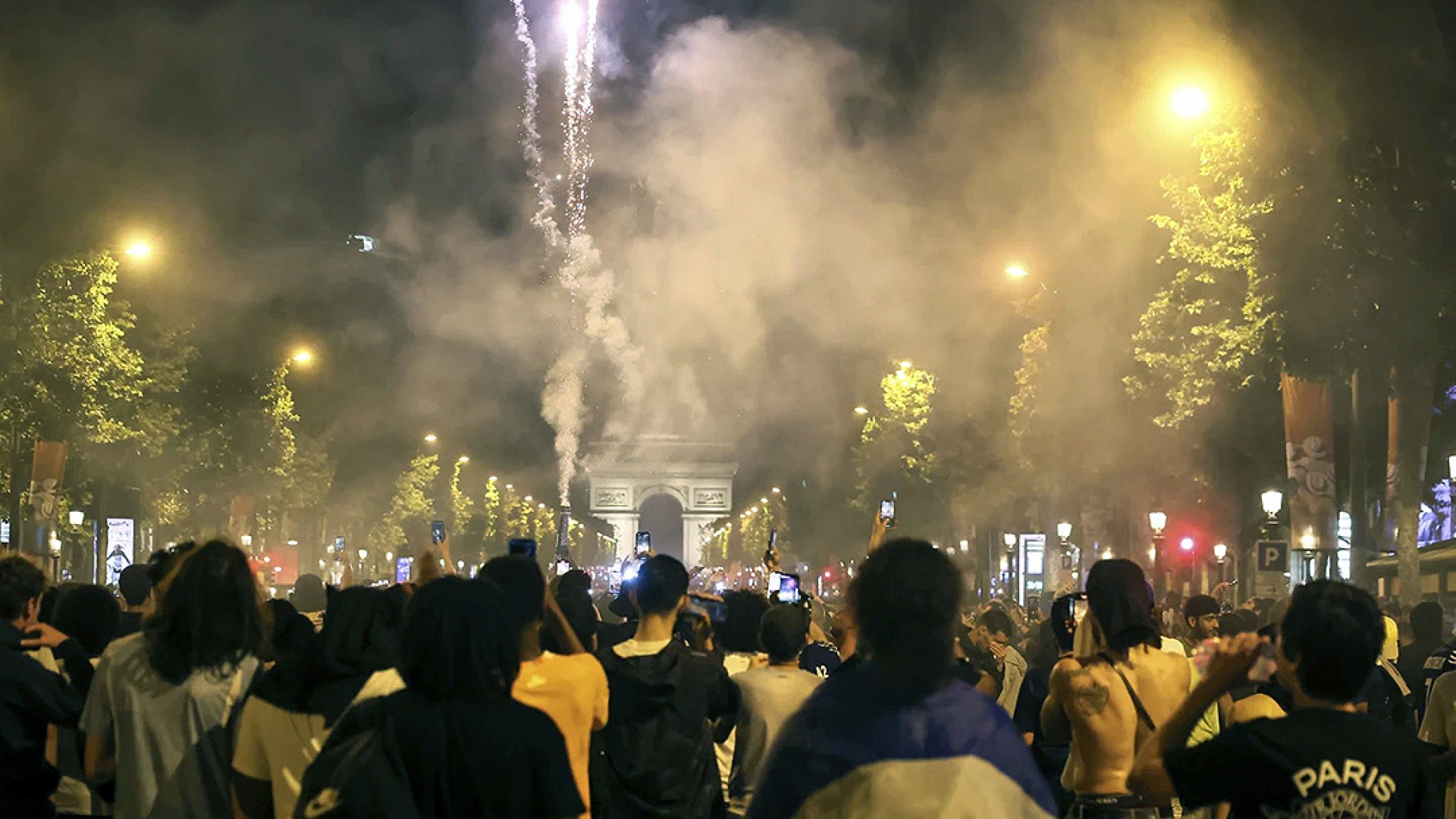 Dos muertos en fiestas por título del PSG