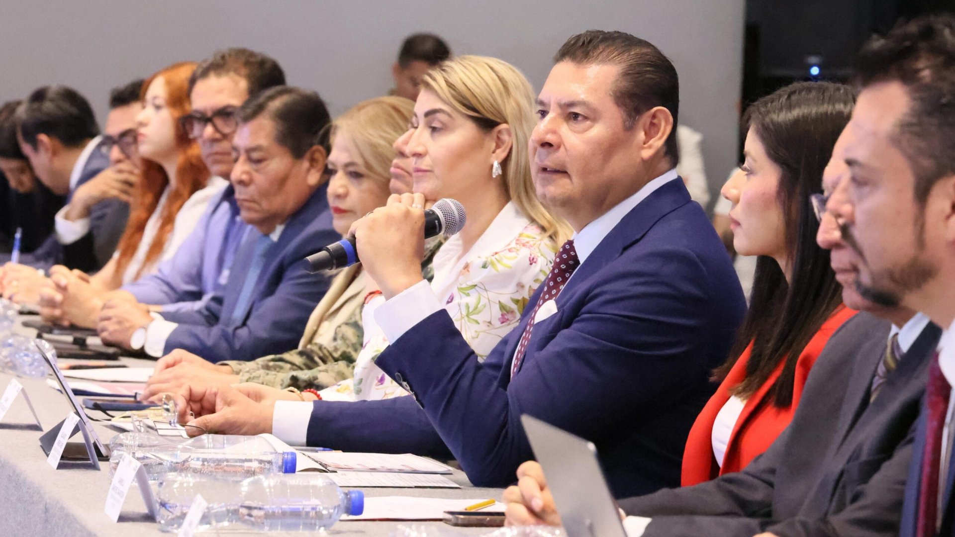 Armenta suma a municipios en obra pública con 50 MDP