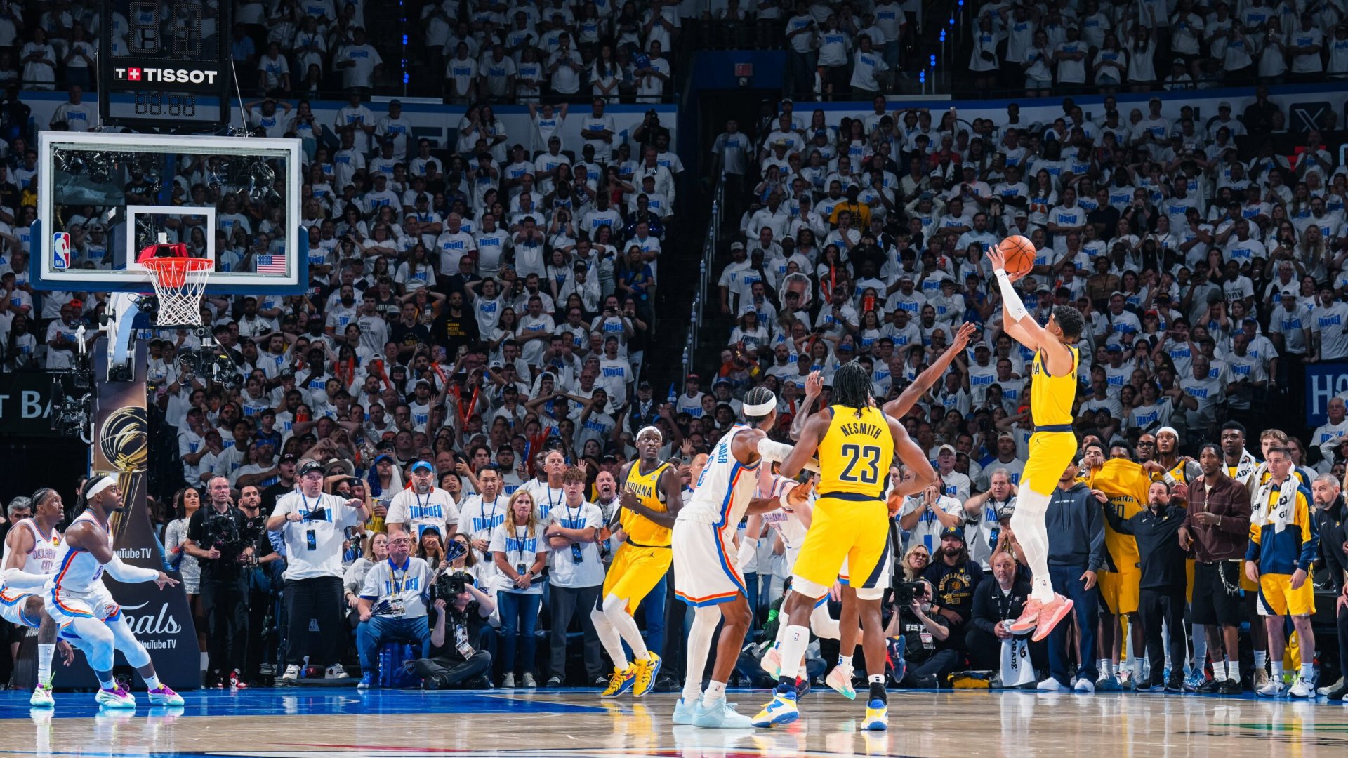 Pacers roban el Juego 1 al Thunder