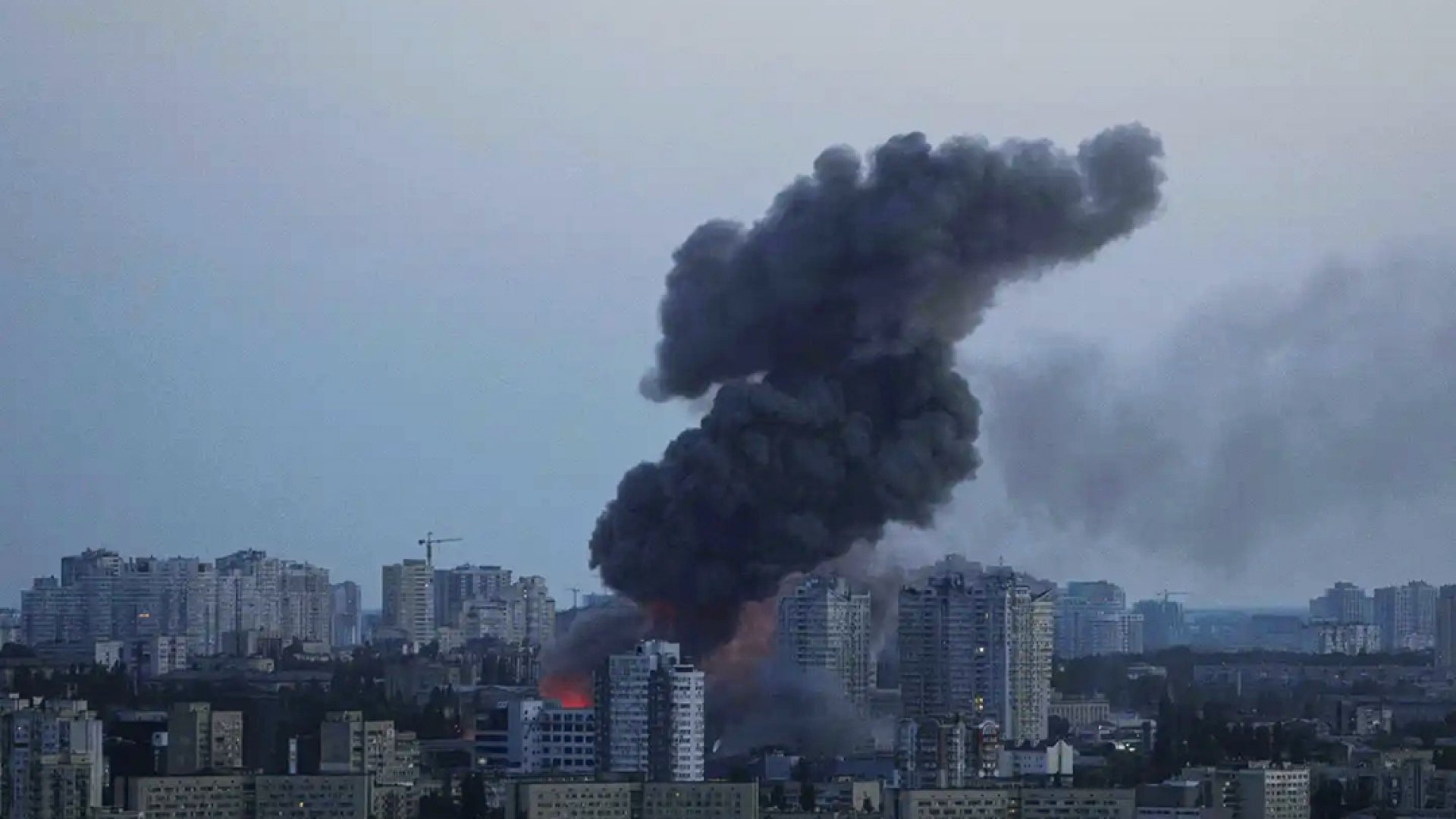 Bombardeo ruso aleja esperanzas de paz en Ucrania