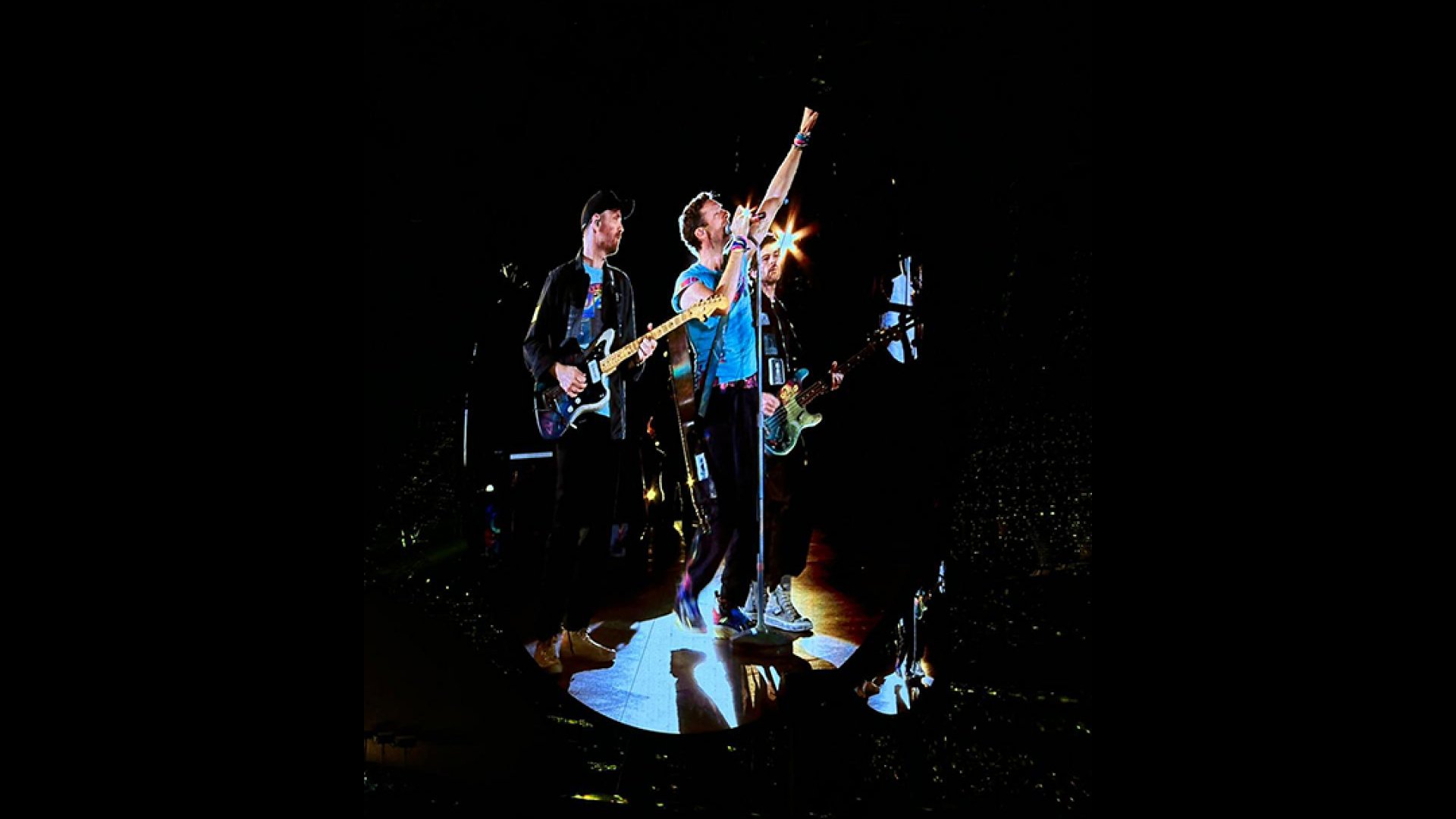 Menciona a Dakota en pleno show de Coldplay