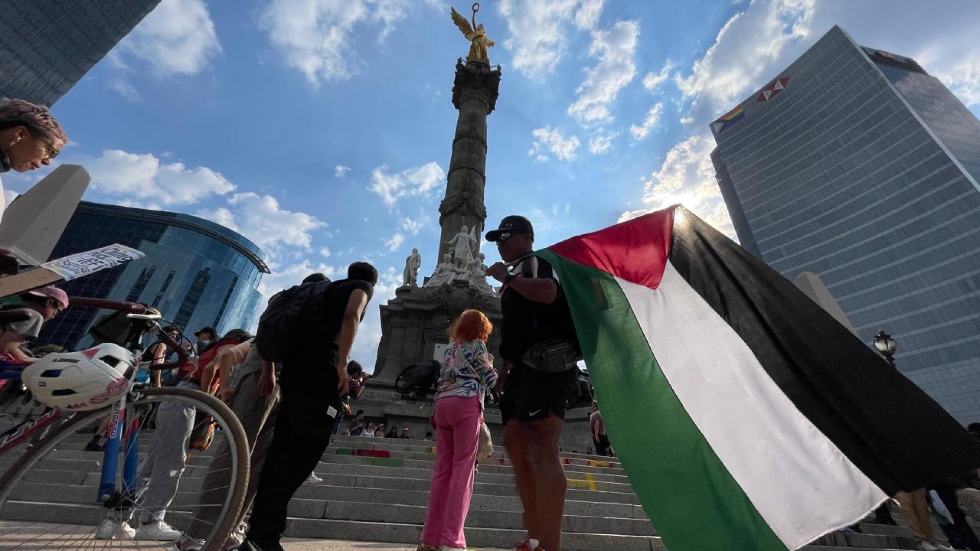 Vandalizan el Ángel tras protesta por conflicto palestino