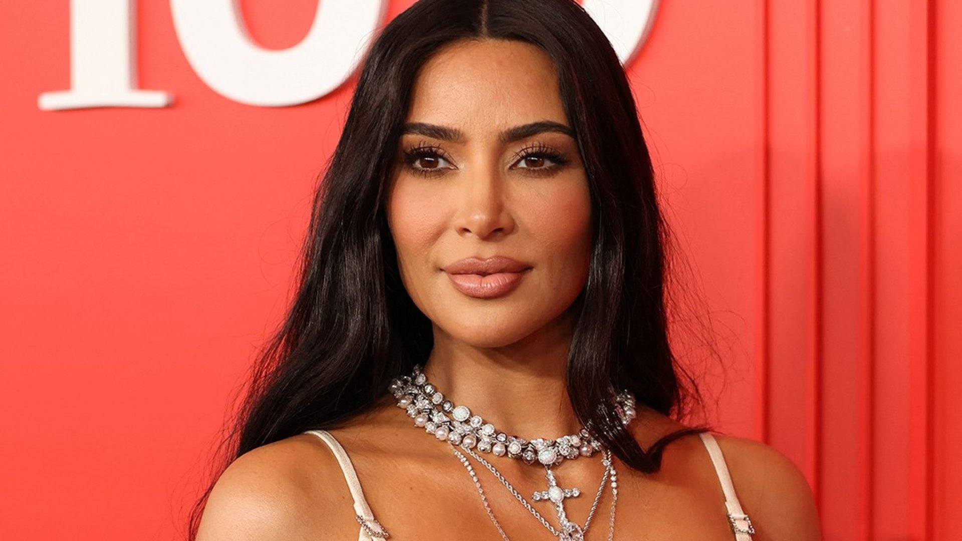Kim Kardashian rechaza redadas migratorias en Los Ángeles