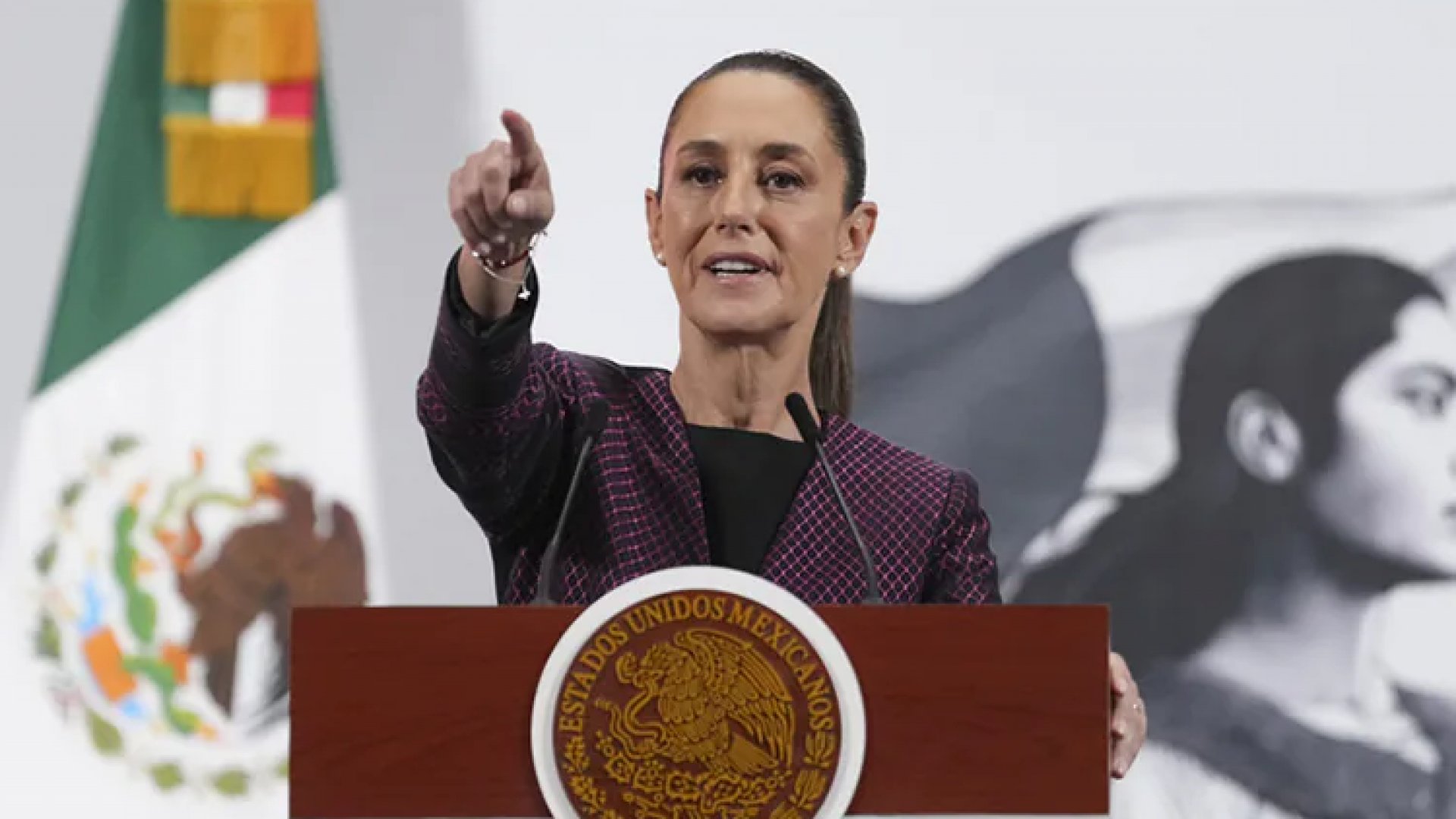 Sheinbaum acusa a la oposición de torcer su postura sobre protestas en Los Ángeles