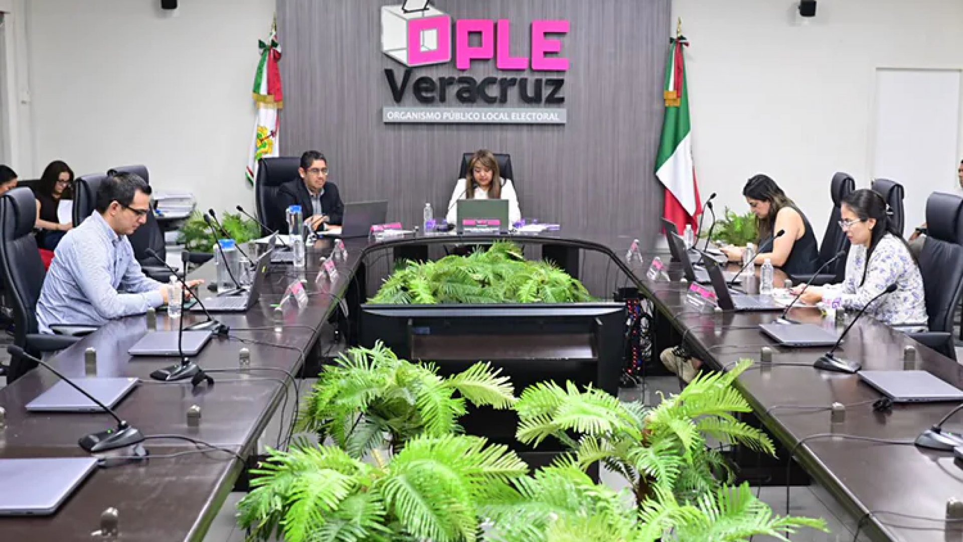 OPLE Veracruz hará conteo manual voto por voto de elección judicial tras anomalías
