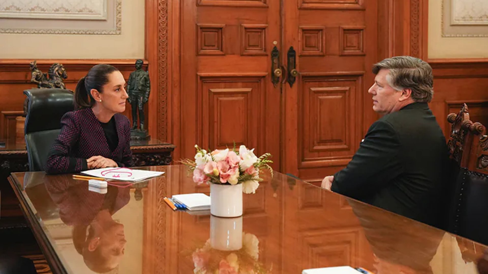 Sheinbaum concluye reunión de alto nivel México-EU con Landau. ¿De qué hablaron?