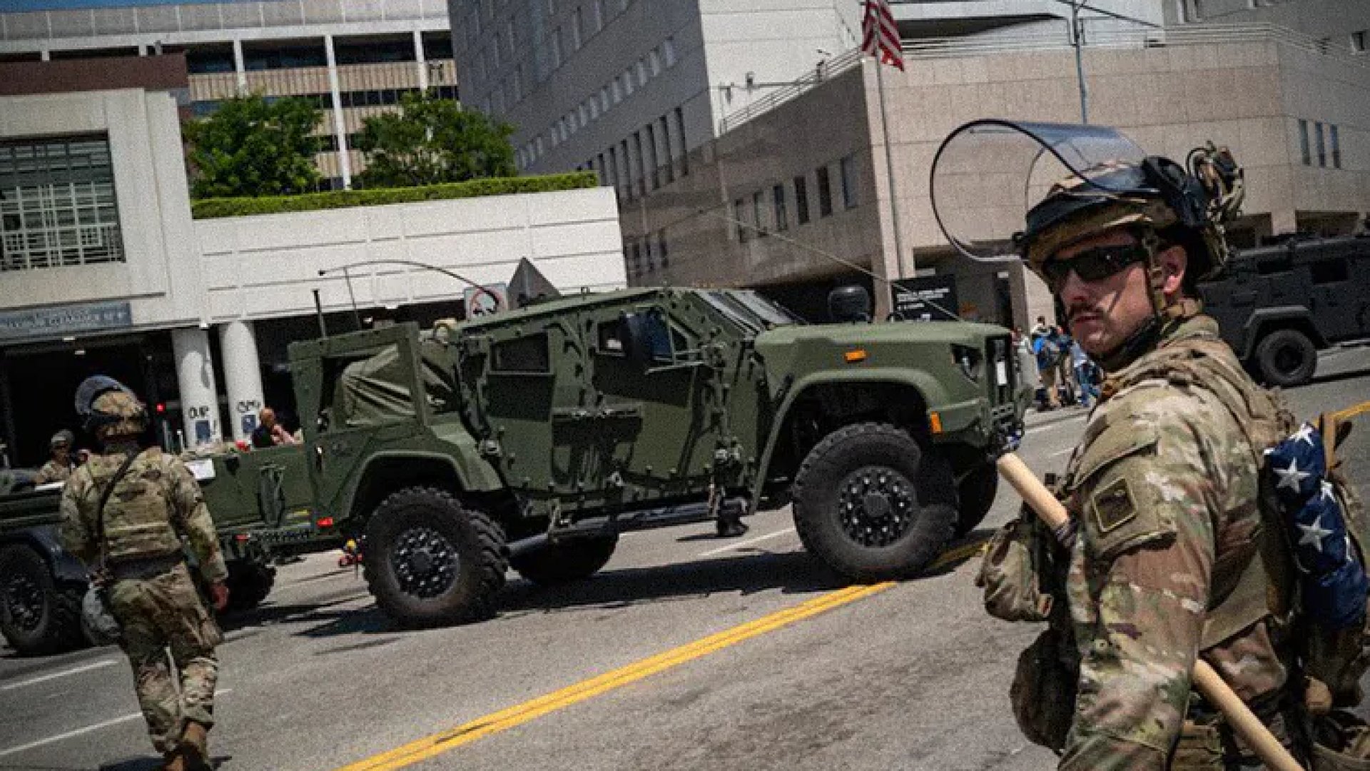 Arriban cientos de marines a Los Ángeles por protestas migrantes contra Trump