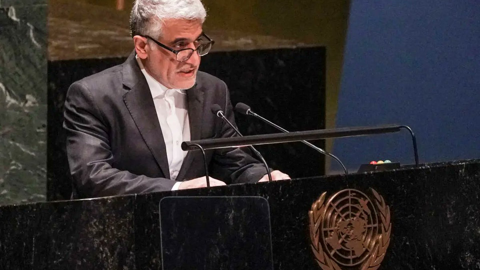 Irán acusa a EUA de complicidad con Israel