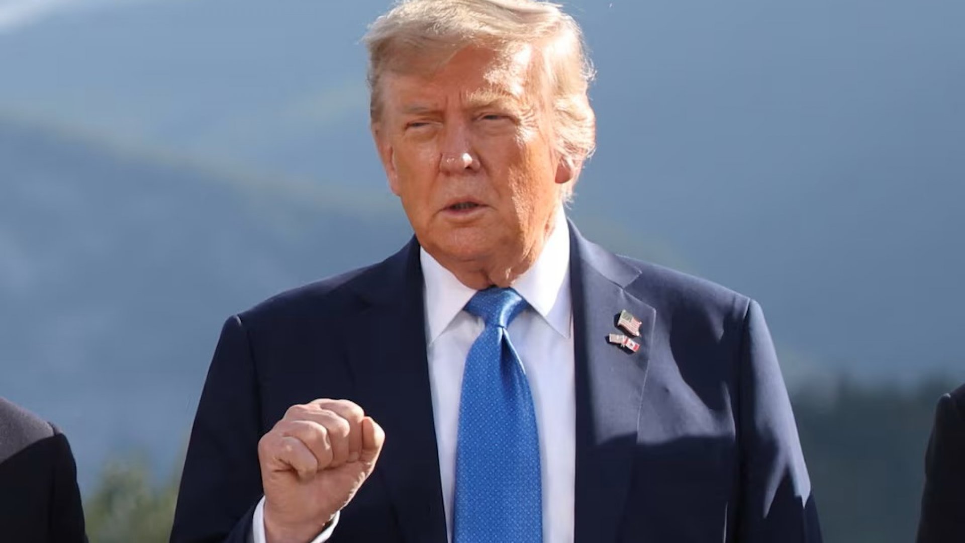 Bloquean política de Trump contra personas transgénero