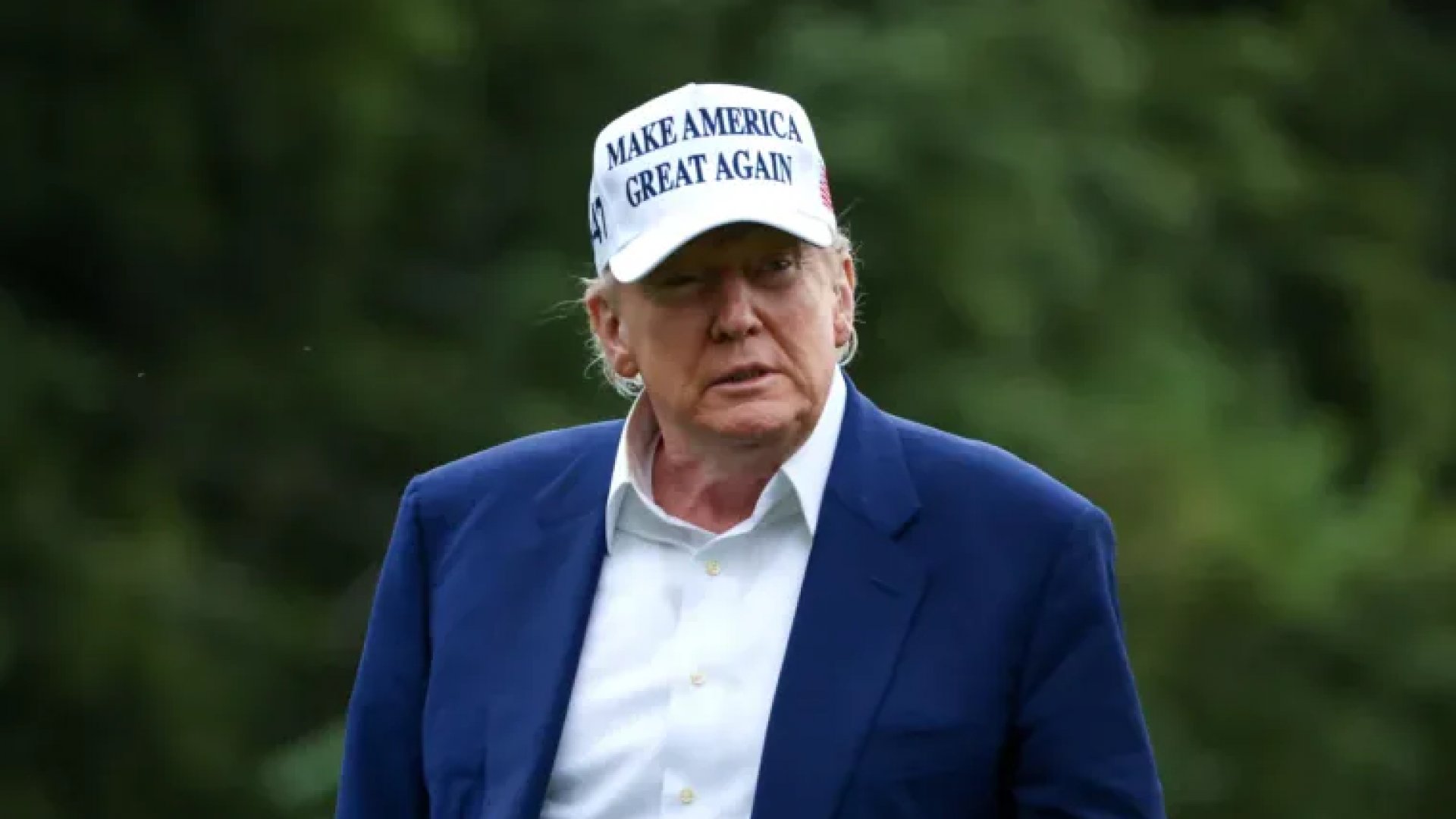 Trump “podría o no” unirse a guerra contra Irán; Khamenei advierte “daños irreparables”