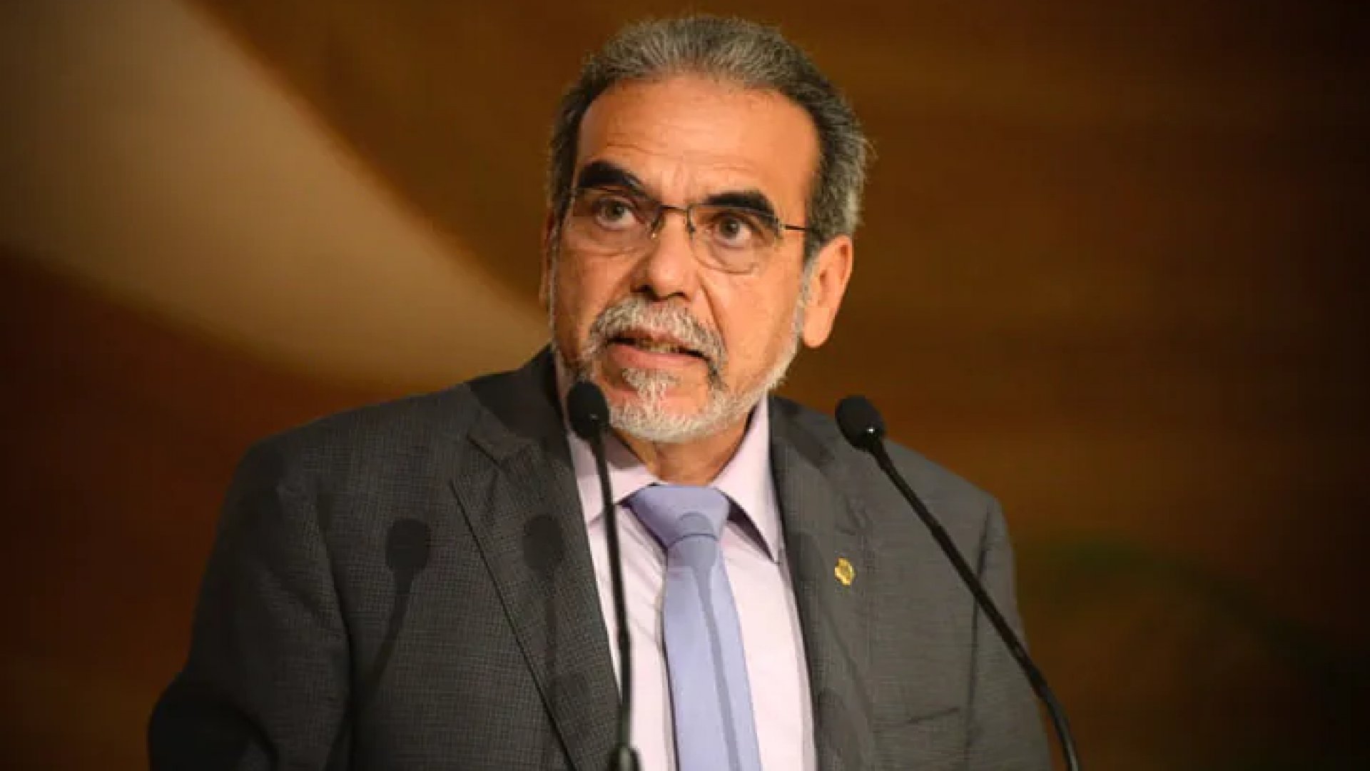 Martín Aguilar seguirá como rector de la Universidad Veracruzana hasta 2029