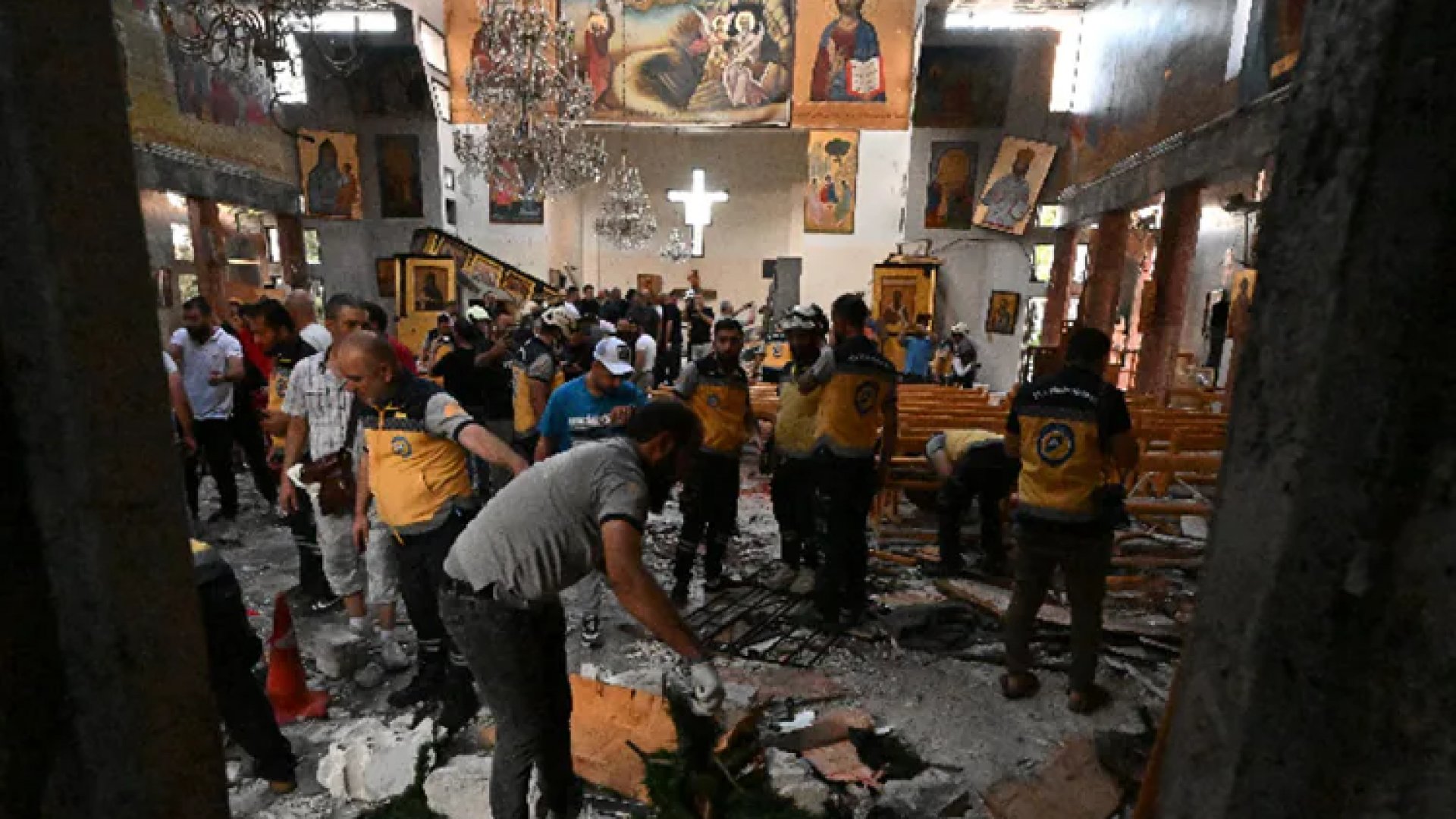 Van 22 muertos por ataque suicida de Estado Islámico en iglesia de Damasco | FOTOS