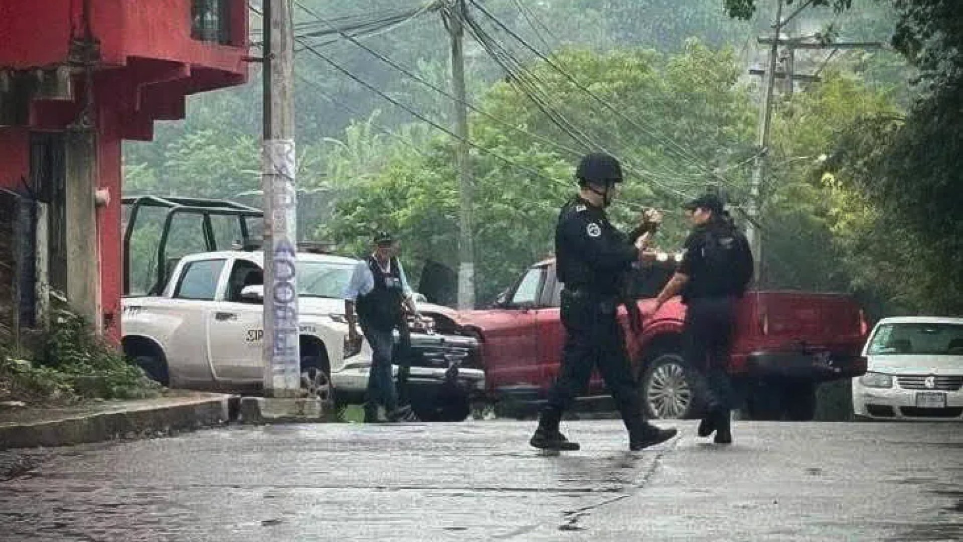 Matan a balazos al chofer del alcalde electo de Coxquihui, en pleno centro de Papantla