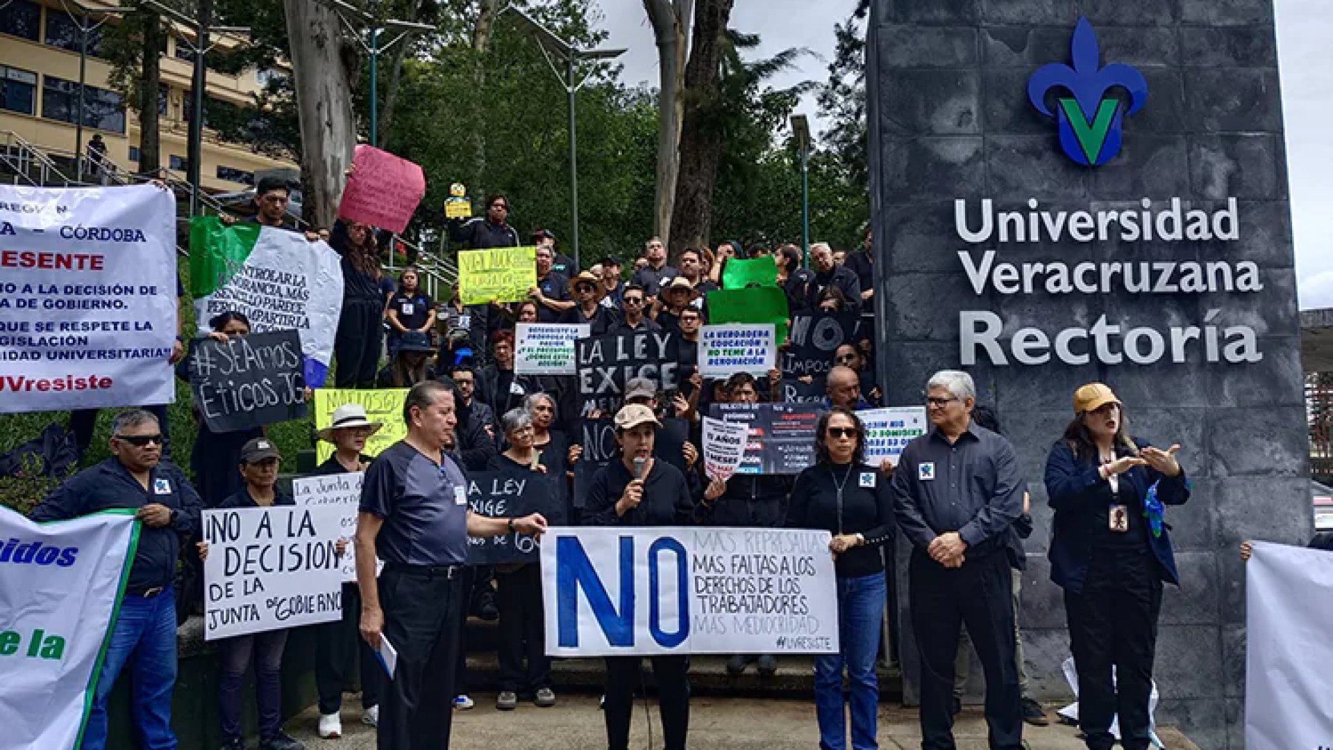 Estudiantes y académicos de la UV exigen auditoría al rectorado de Martín Aguilar