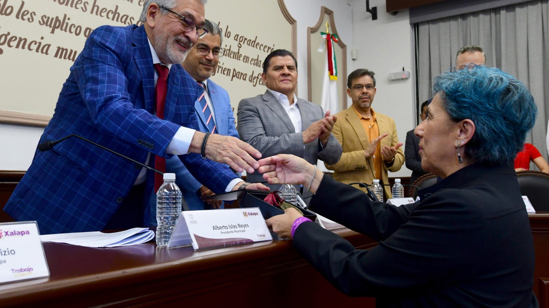 Entrega Cabildo Medalla al Mérito Artístico