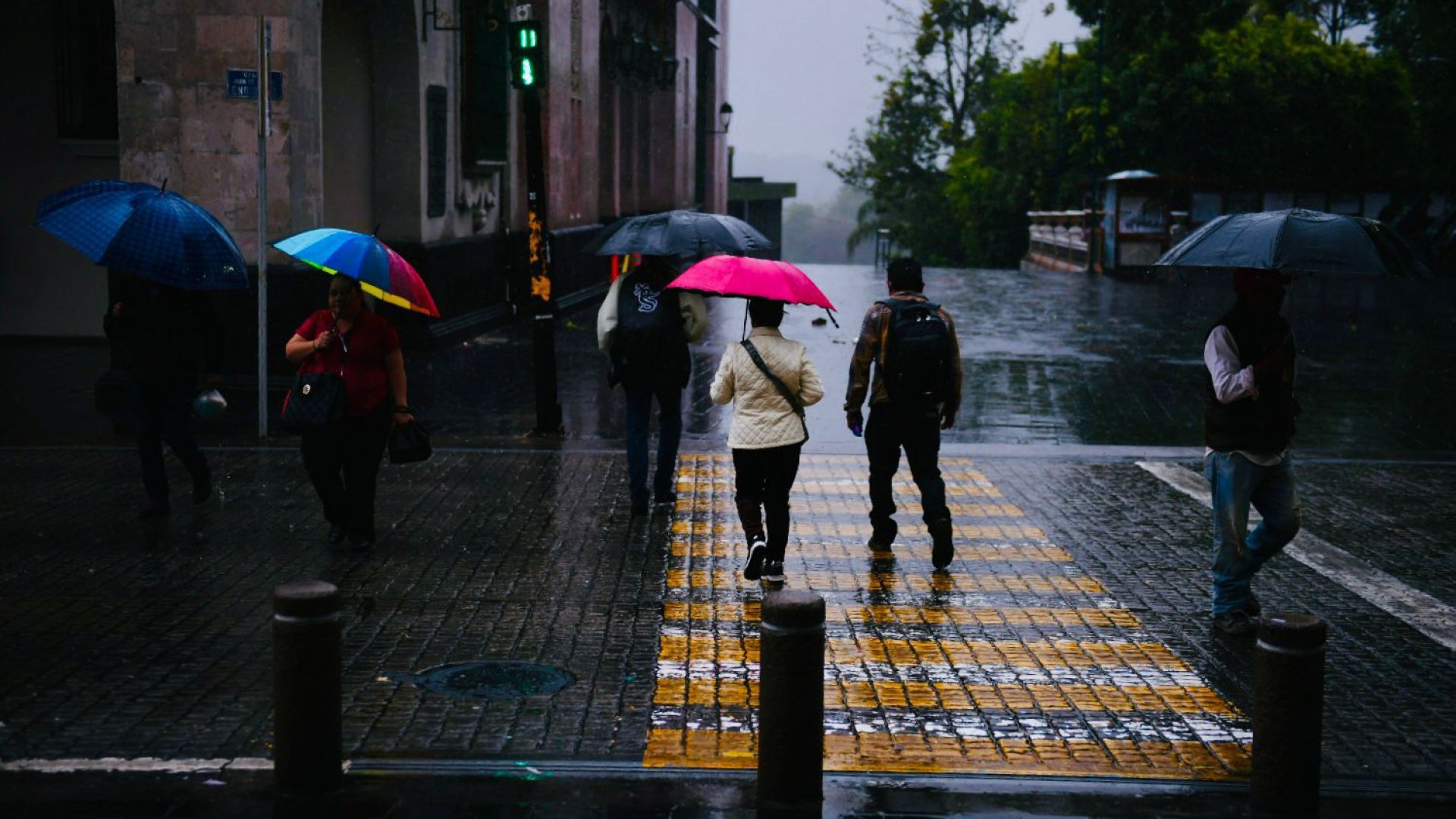 Se mantiene potencial de lluvias durante todo el día