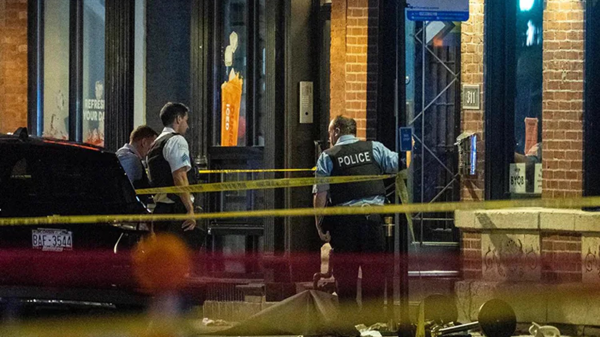 En Chicago, tiroteo deja cuatro muertos y 14 heridos afuera de restaurante LGBT | VIDEOS