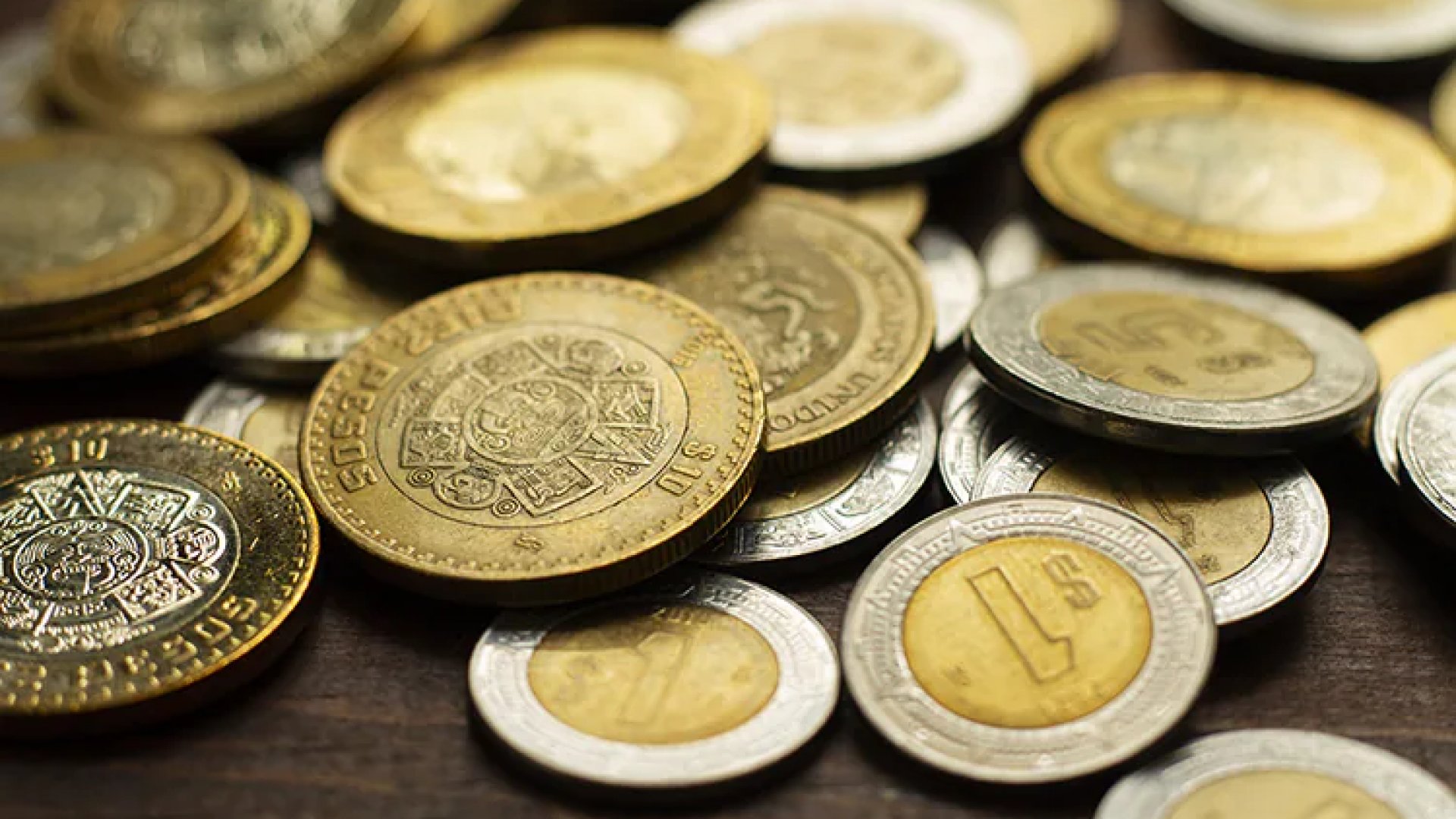Peso mexicano gana terreno frente al dólar en el 4 de julio feriado de EU