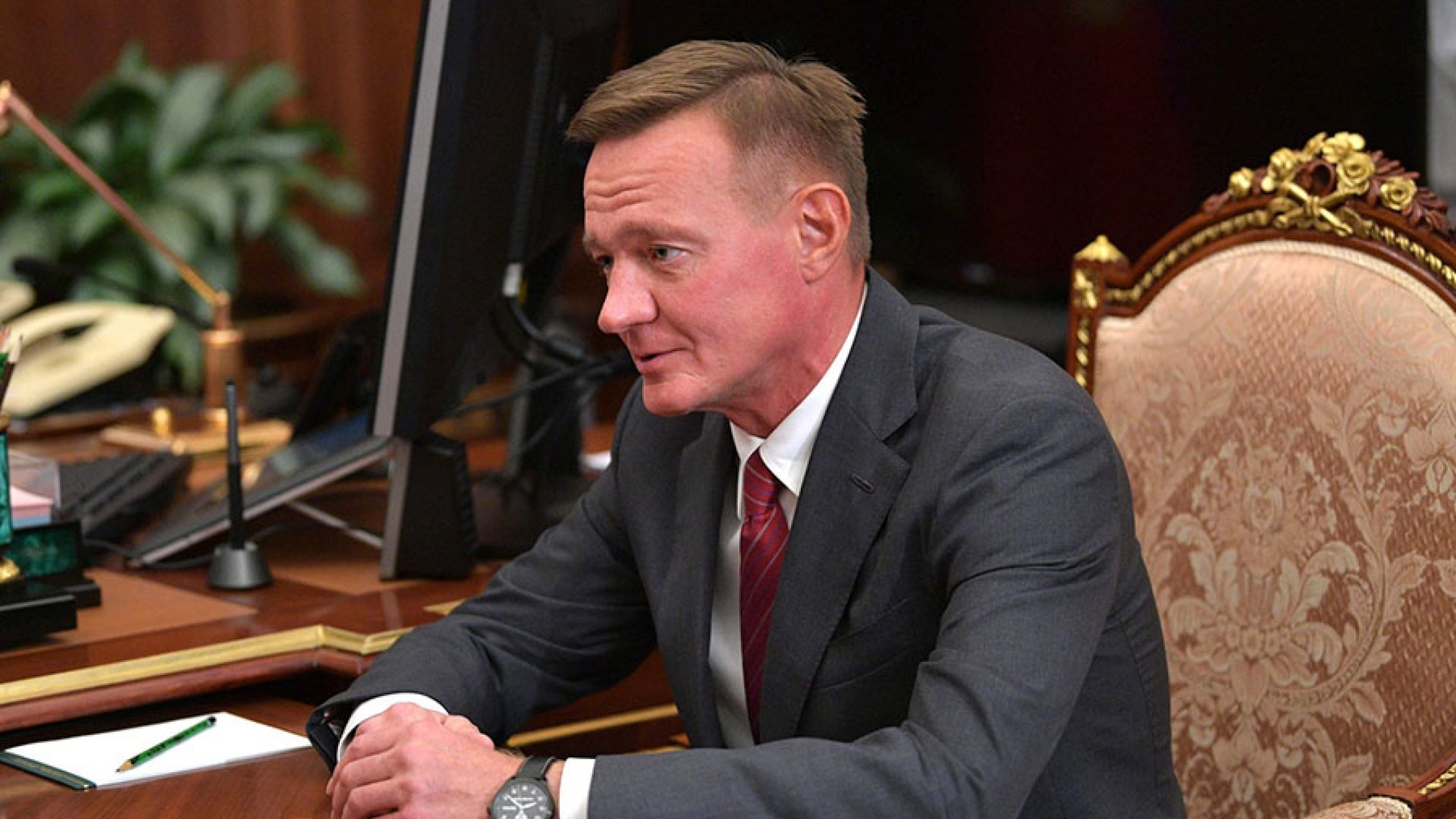 Rusia: El ministro Roman Starovoit fue hallado muerto tras ser destituido por Putin