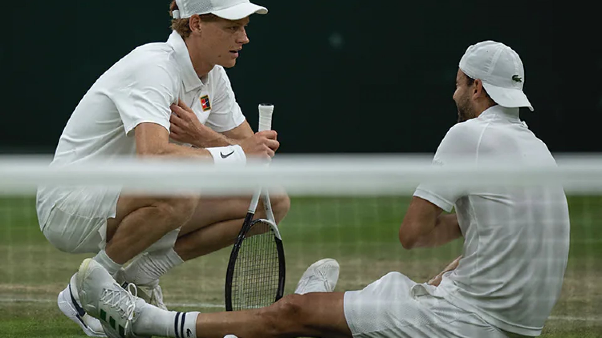 Jannik Sinner avanza a cuartos en Wimbledon tras retiro de Dimitrov por lesión