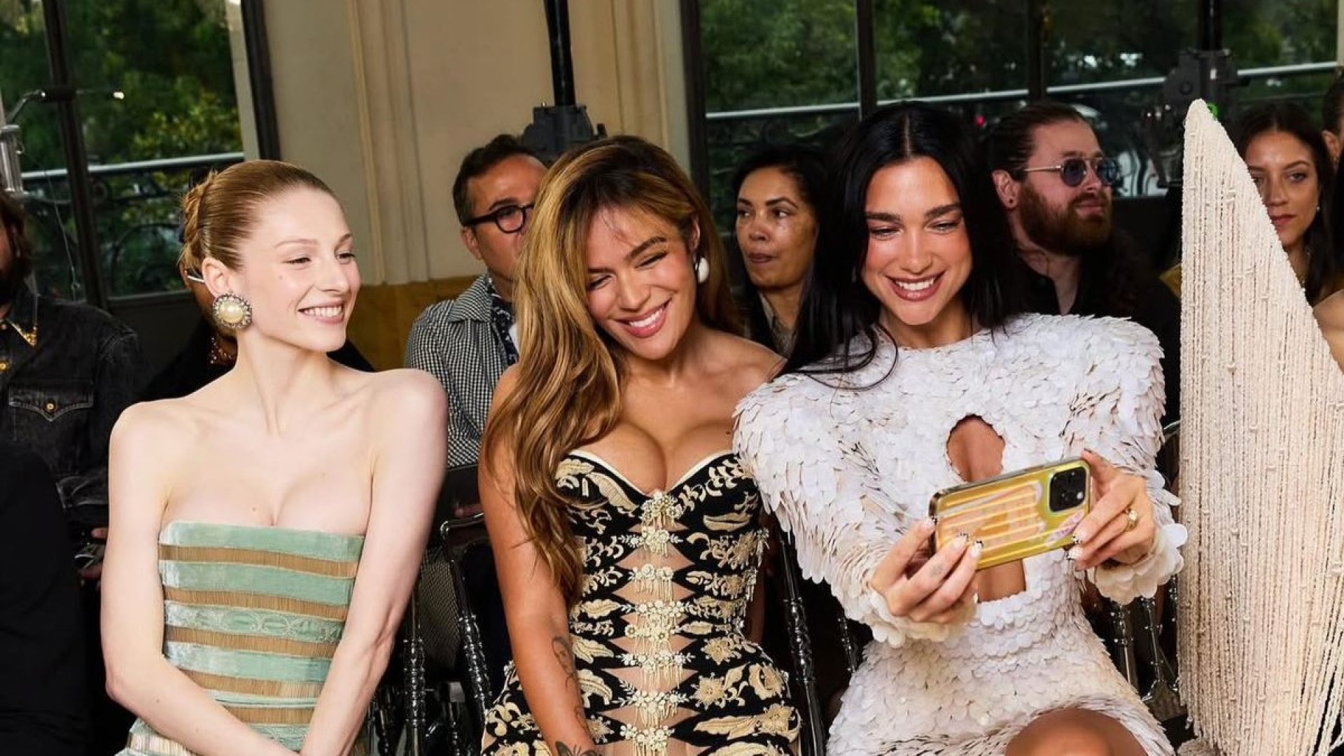 Karol G, Dua Lipa y Cardi B brillan juntas